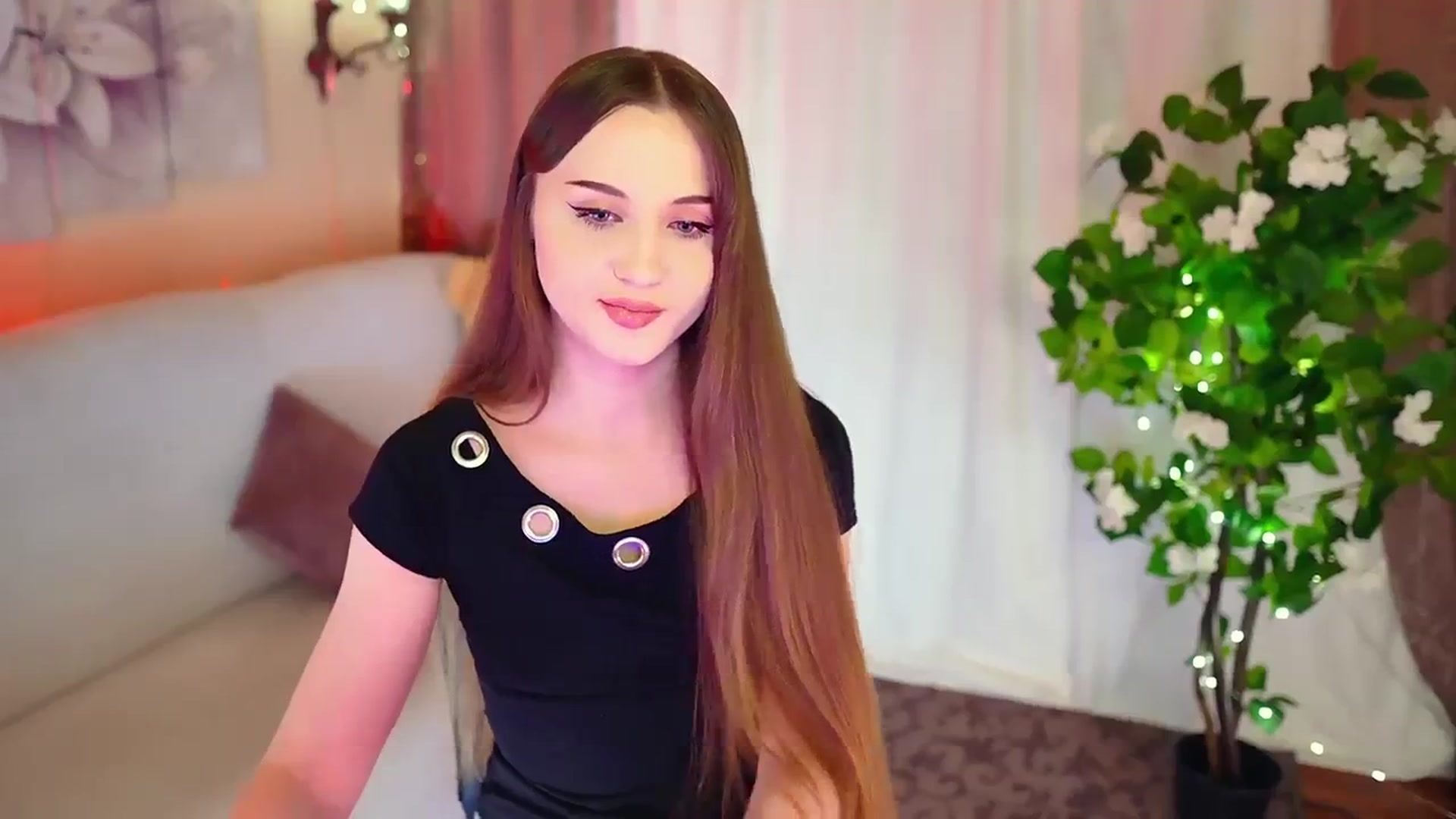 Gallery image thumbnail from Innocent_Soul's myfreecams stream on, 11/14/2023, 15:37 image 14 of 20