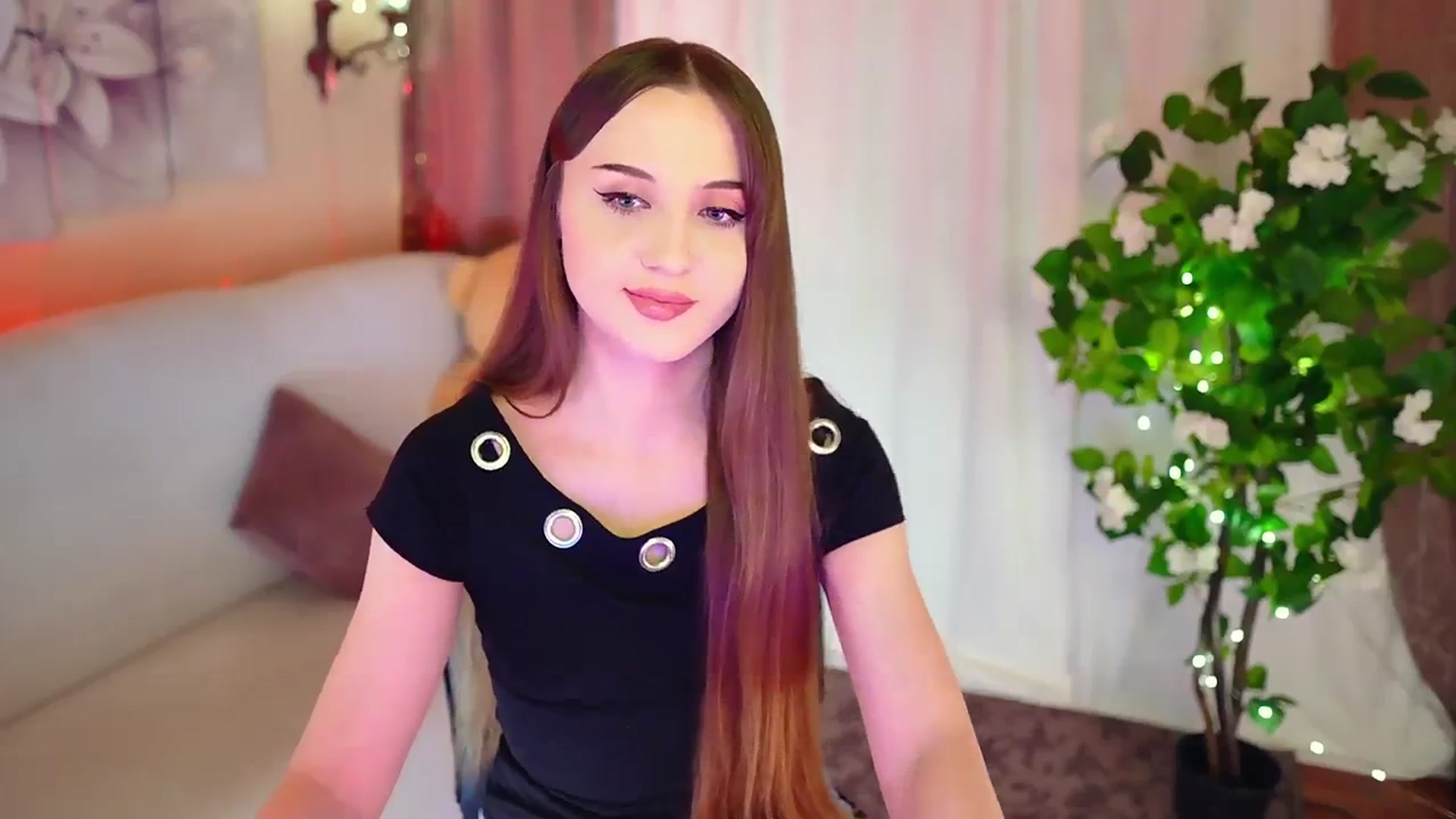 Gallery image thumbnail from Innocent_Soul's myfreecams stream on, 11/14/2023, 15:37 image 7 of 20