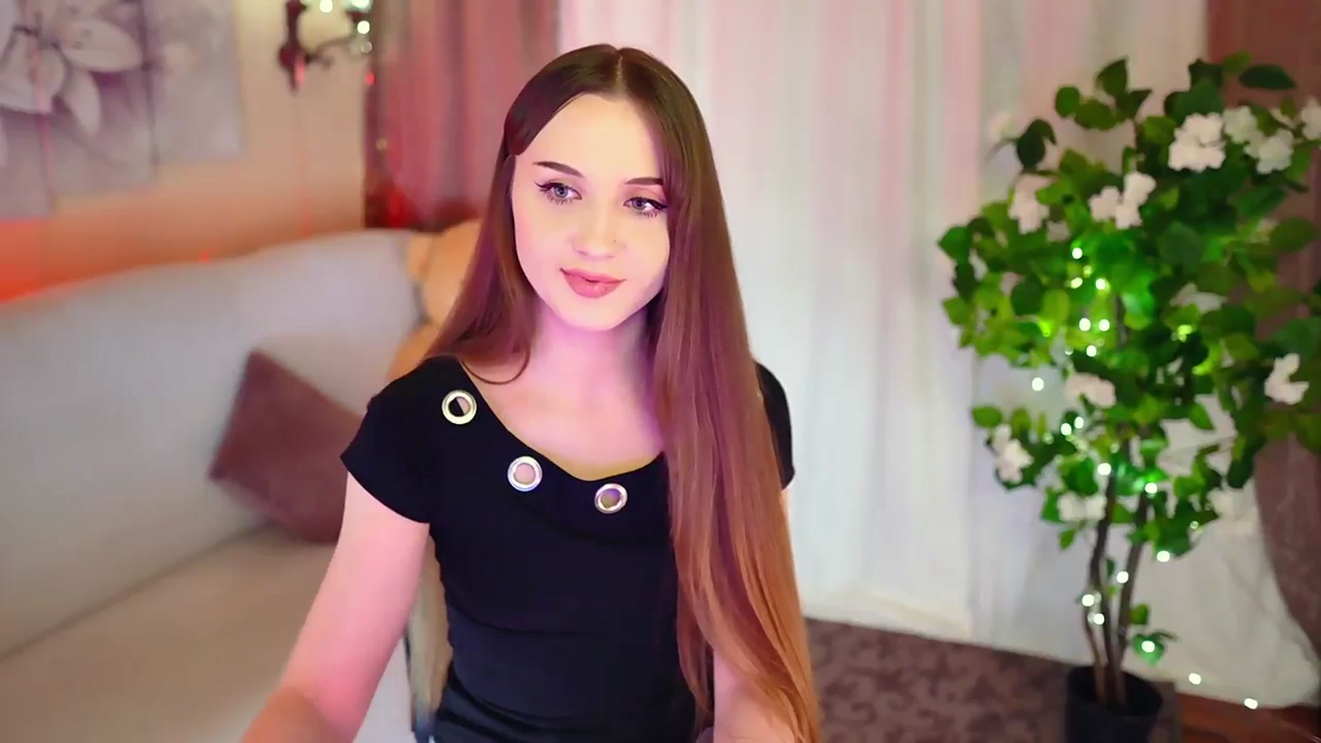 Gallery image thumbnail from Innocent_Soul's myfreecams stream on, 11/14/2023, 15:37 image 13 of 20