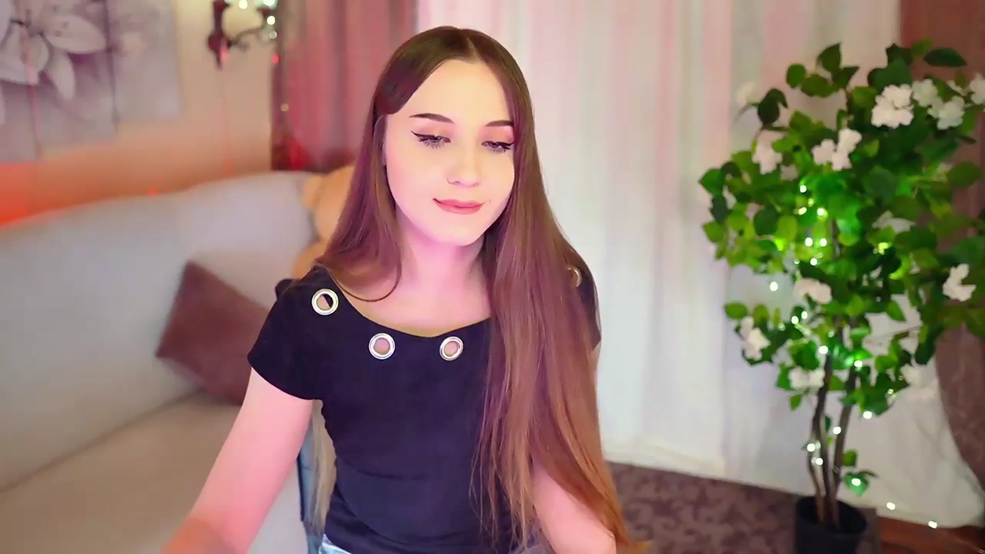 Gallery image thumbnail from Innocent_Soul's myfreecams stream on, 11/14/2023, 15:37 image 19 of 20