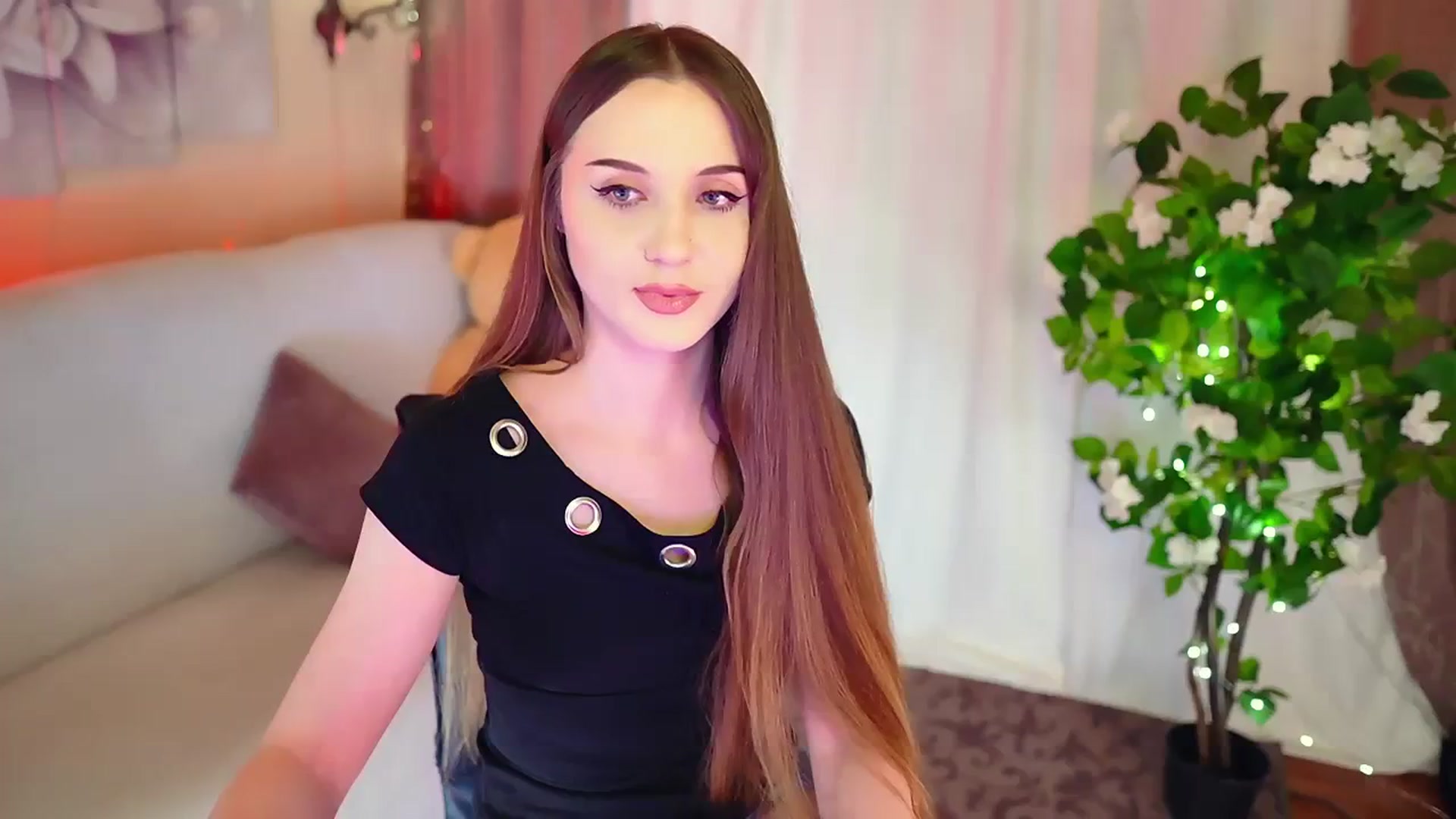 Gallery image thumbnail from Innocent_Soul's myfreecams stream on, 11/14/2023, 19:37 image 10 of 20