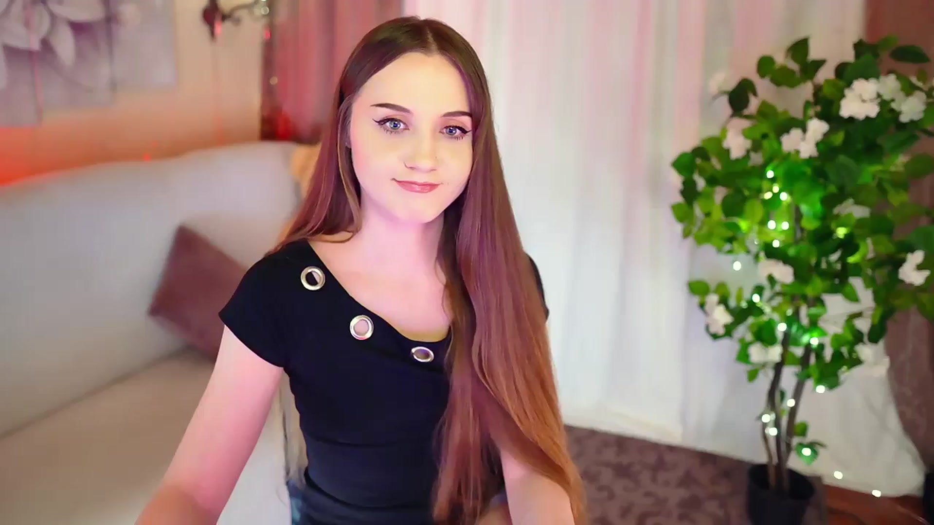 Gallery image thumbnail from Innocent_Soul's myfreecams stream on, 11/14/2023, 19:37 image 13 of 20