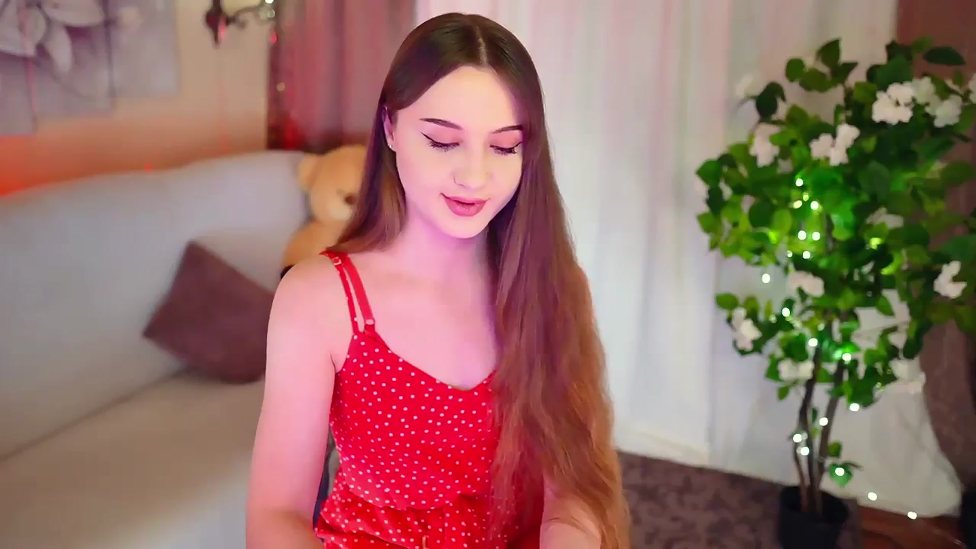Gallery image thumbnail from Innocent_Soul's myfreecams stream on, 11/15/2023, 15:44 image 4 of 20