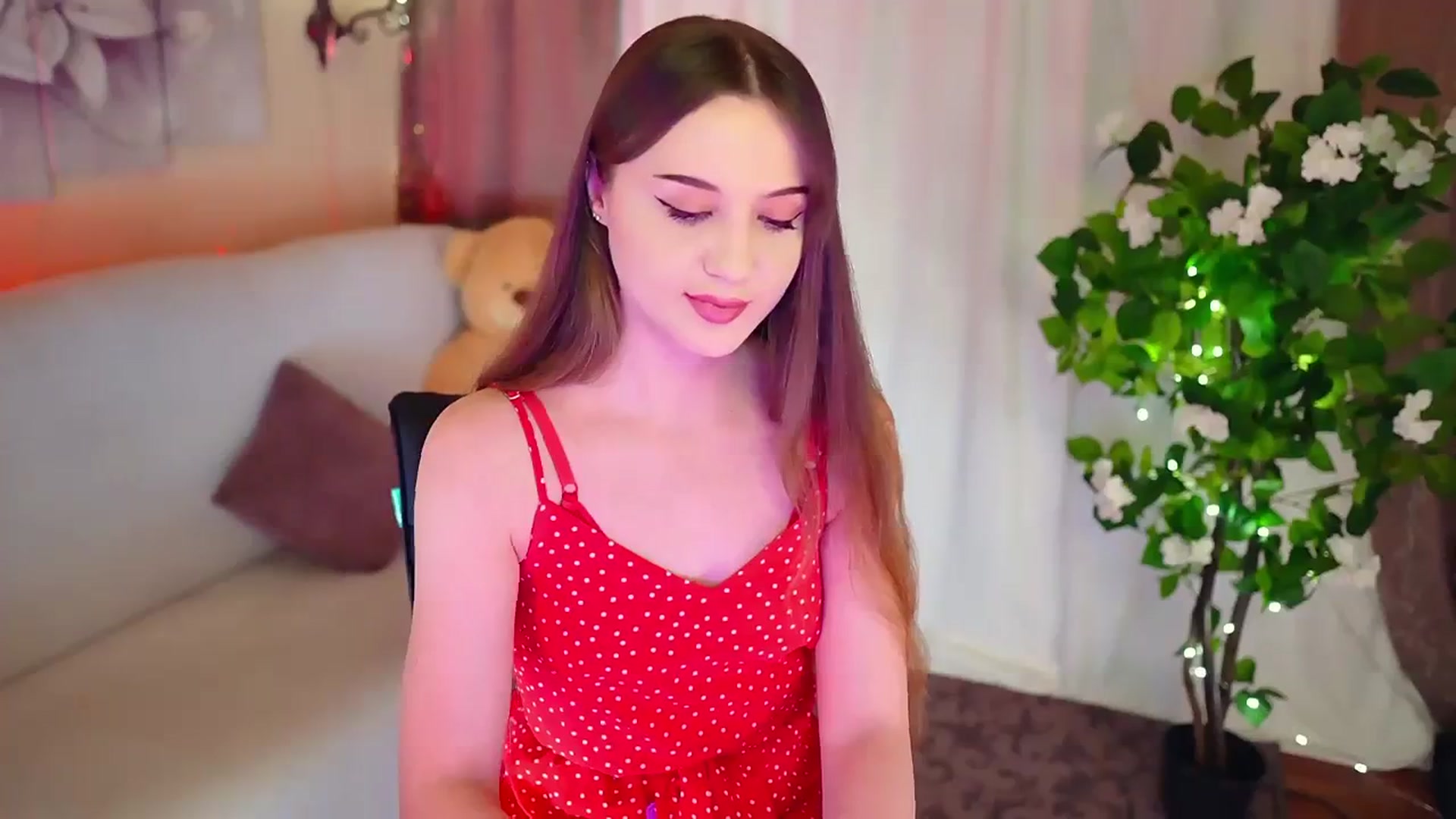 Gallery image thumbnail from Innocent_Soul's myfreecams stream on, 11/15/2023, 15:44 image 12 of 20