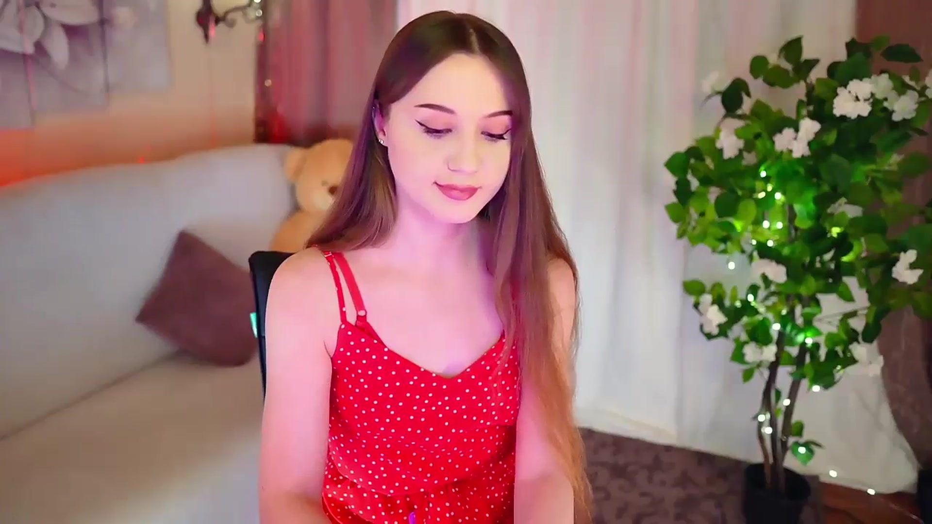 Gallery image thumbnail from Innocent_Soul's myfreecams stream on, 11/15/2023, 15:44 image 16 of 20