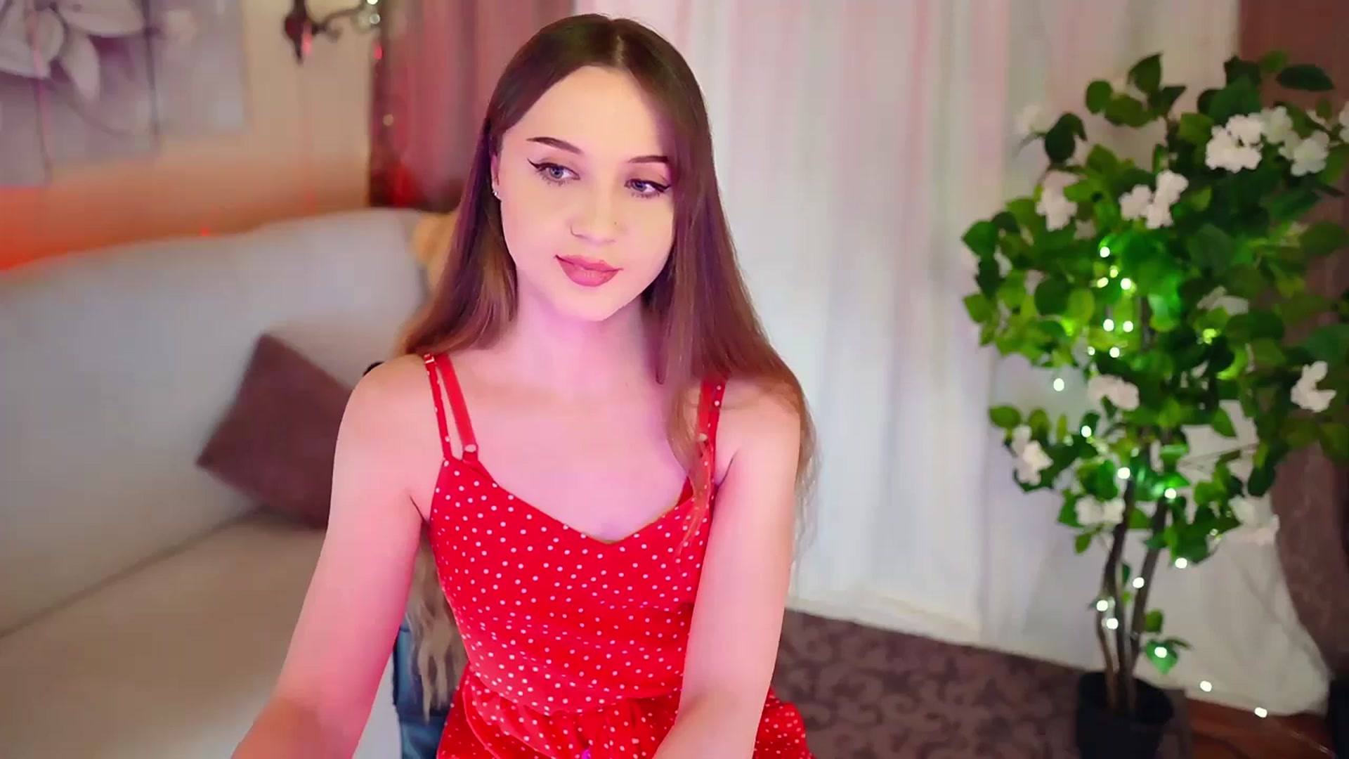 Gallery image thumbnail from Innocent_Soul's myfreecams stream on, 11/15/2023, 15:44 image 9 of 20