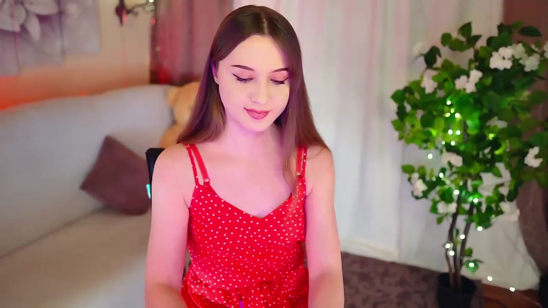 Gallery image thumbnail from Innocent_Soul's myfreecams stream on, 11/15/2023, 15:44 image 7 of 20