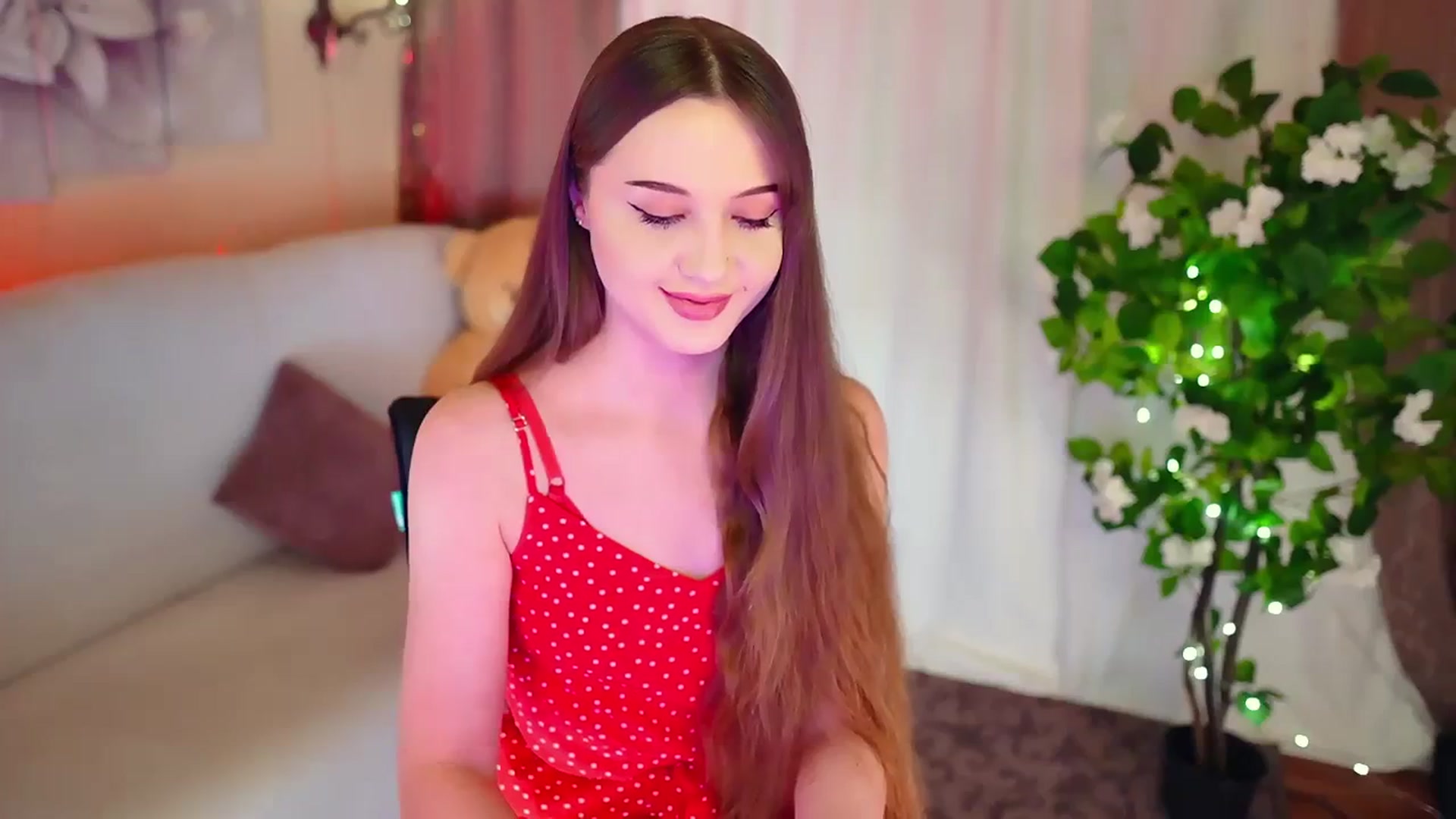 Gallery image thumbnail from Innocent_Soul's myfreecams stream on, 11/15/2023, 16:21 image 11 of 20