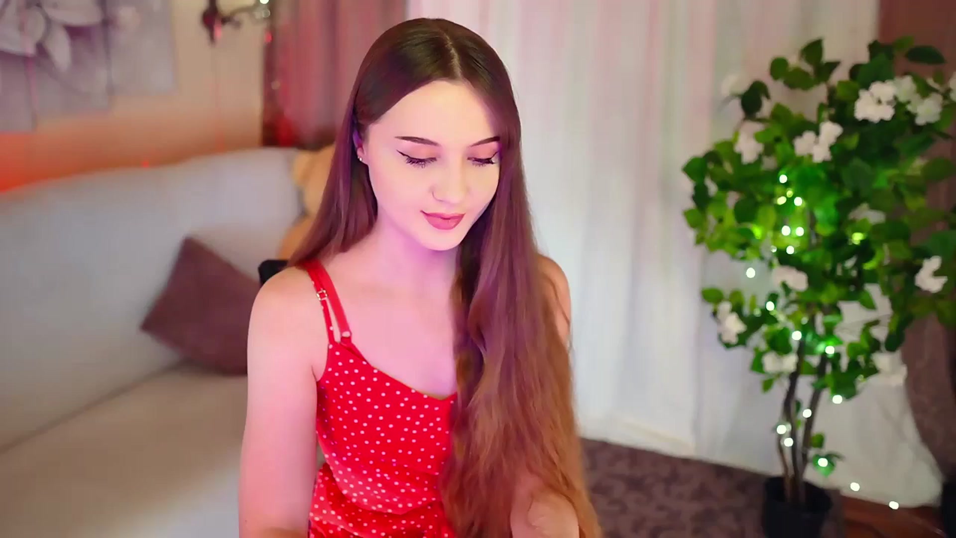 Gallery image thumbnail from Innocent_Soul's myfreecams stream on, 11/15/2023, 16:21 image 8 of 20