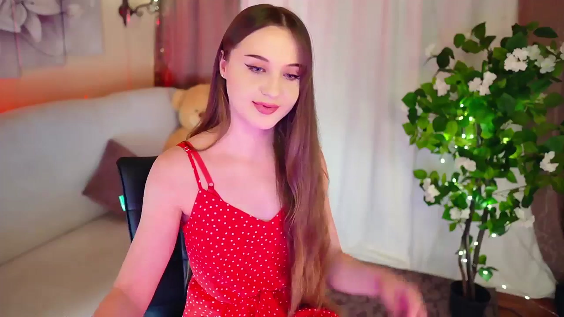 Gallery image thumbnail from Innocent_Soul's myfreecams stream on, 11/15/2023, 17:19 image 18 of 20
