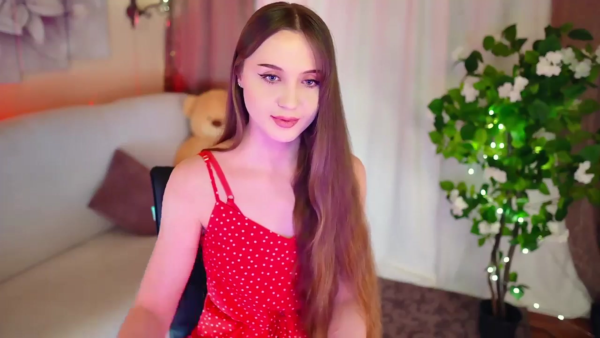 Gallery image thumbnail from Innocent_Soul's myfreecams stream on, 11/15/2023, 17:19 image 3 of 20