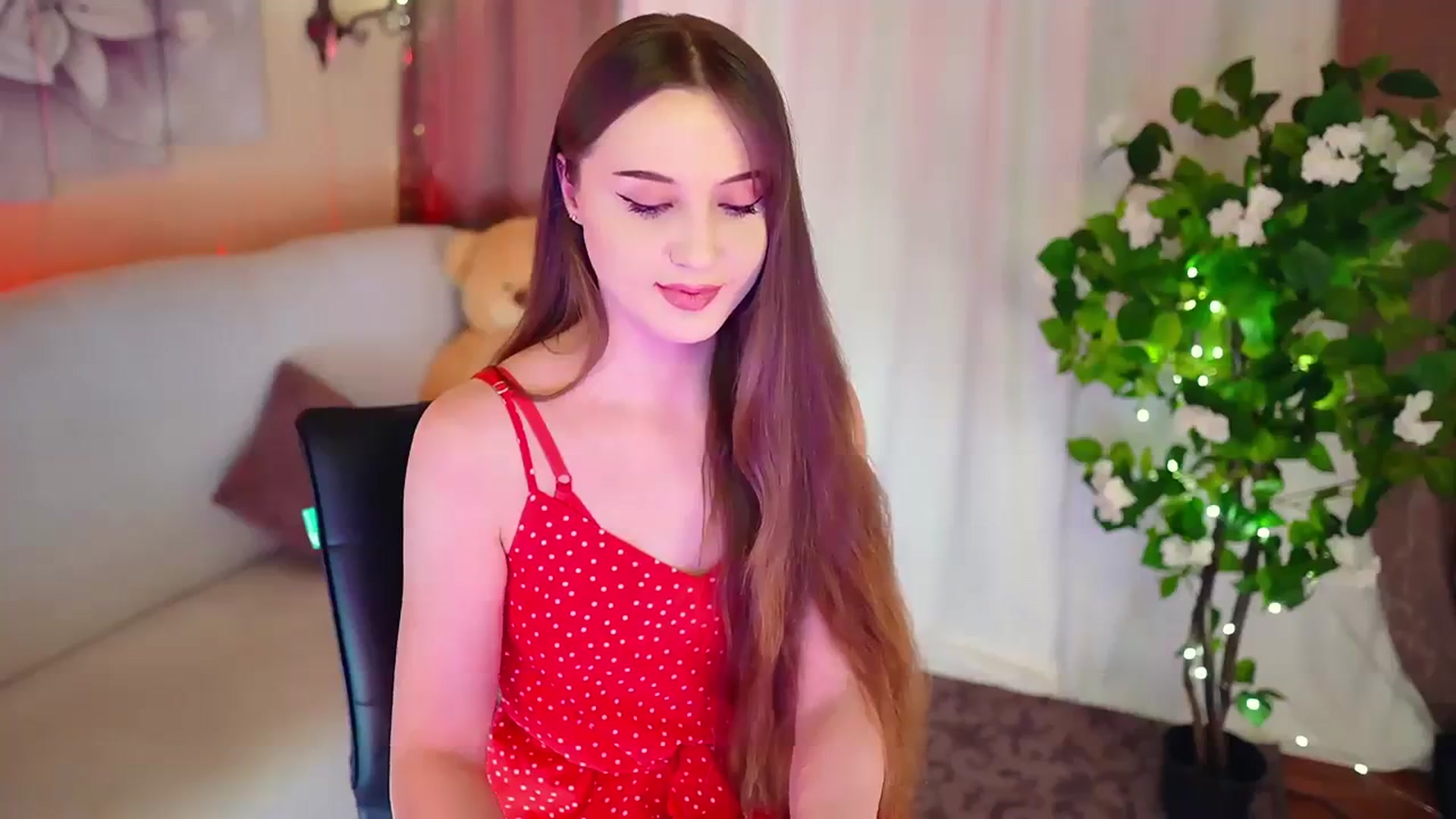 Gallery image thumbnail from Innocent_Soul's myfreecams stream on, 11/15/2023, 17:19 image 19 of 20