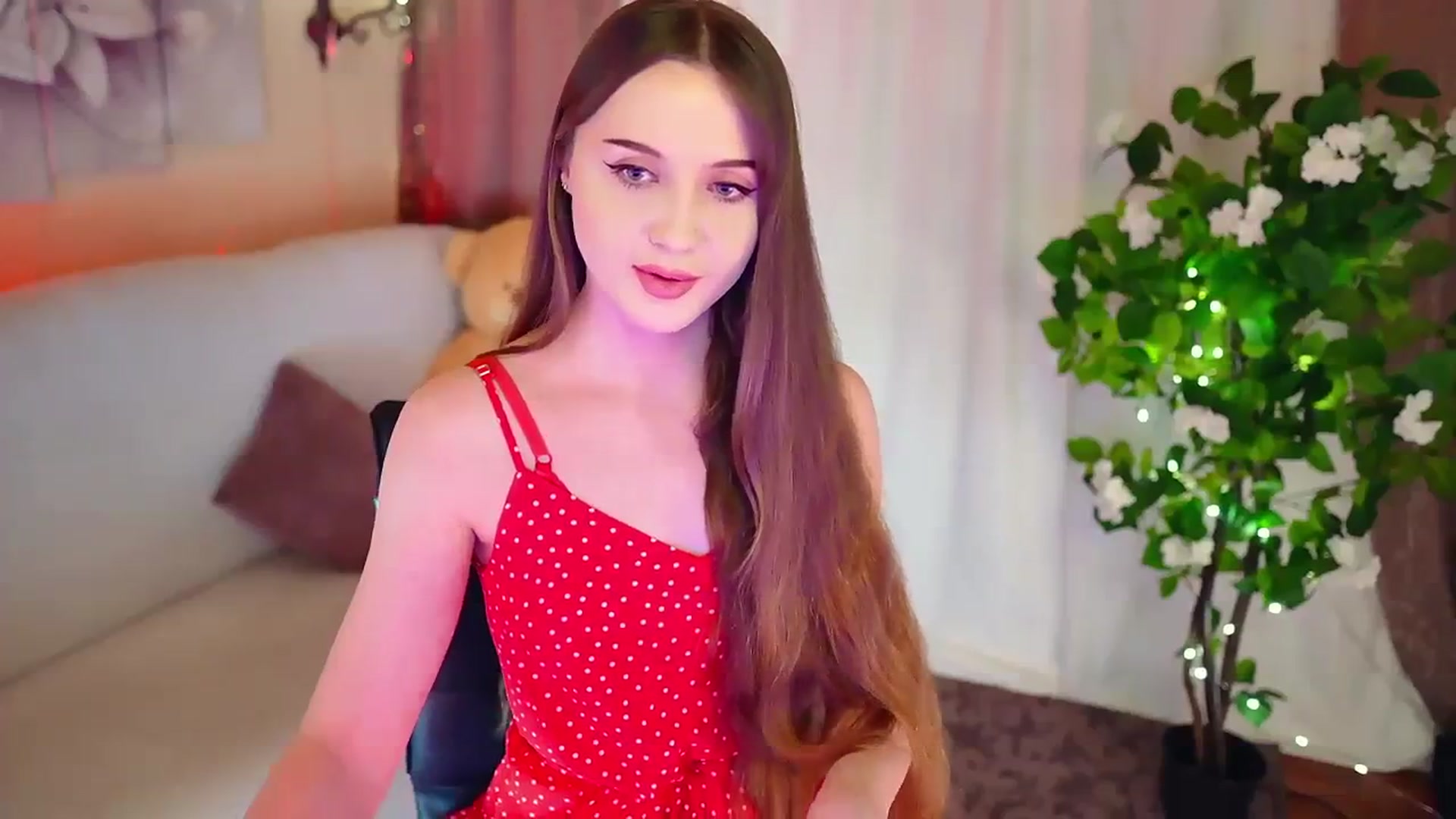 Gallery image thumbnail from Innocent_Soul's myfreecams stream on, 11/15/2023, 17:19 image 5 of 20