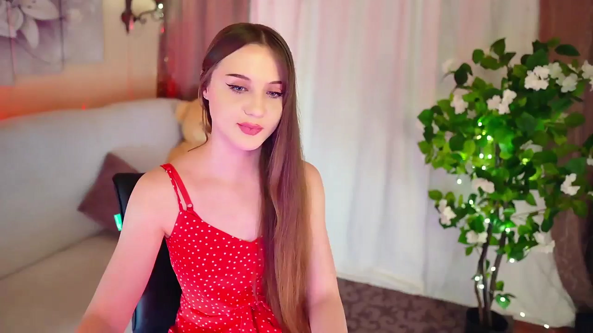 Gallery image thumbnail from Innocent_Soul's myfreecams stream on, 11/15/2023, 20:06 image 2 of 20