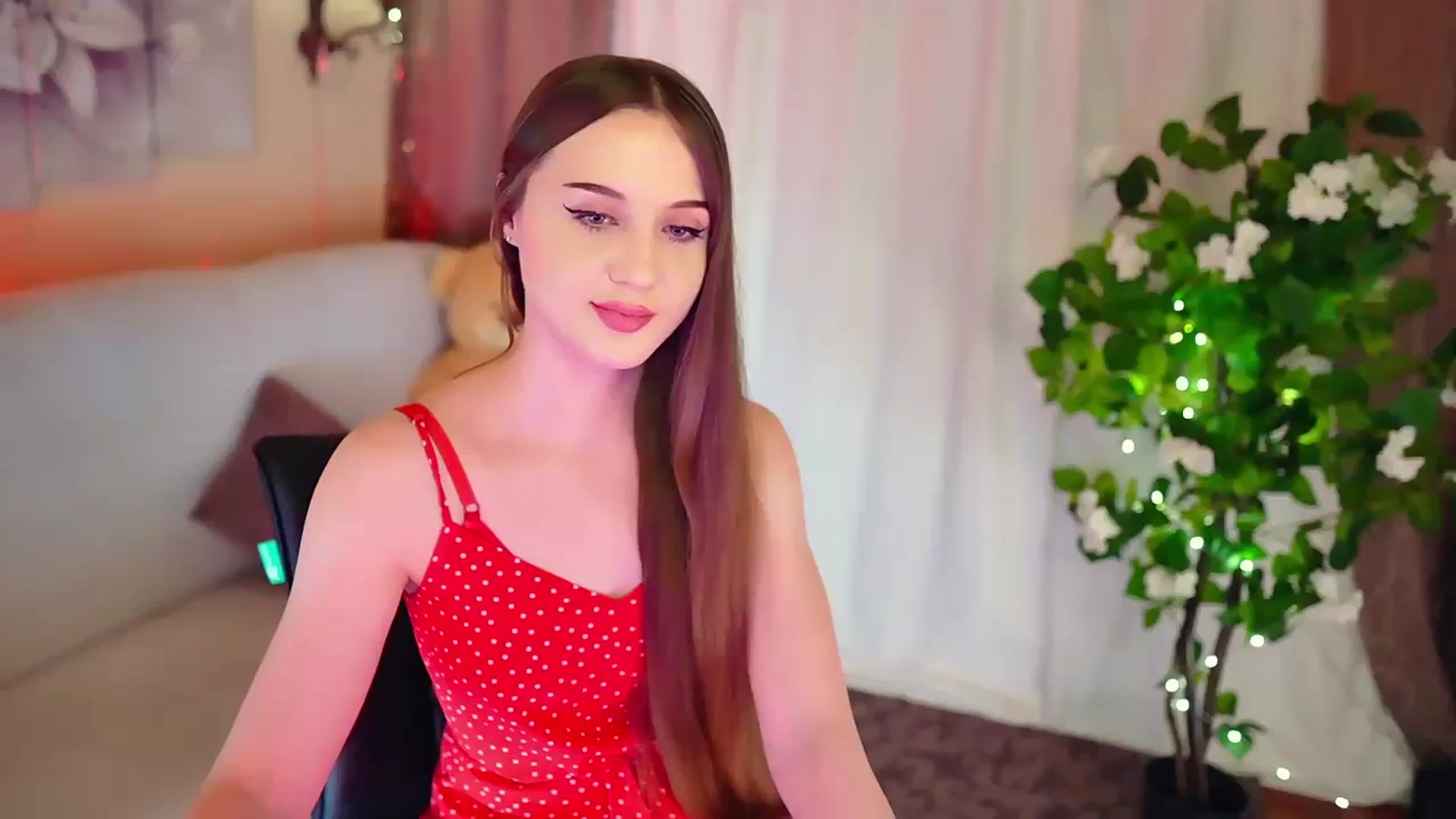 Gallery image thumbnail from Innocent_Soul's myfreecams stream on, 11/15/2023, 20:06 image 10 of 20