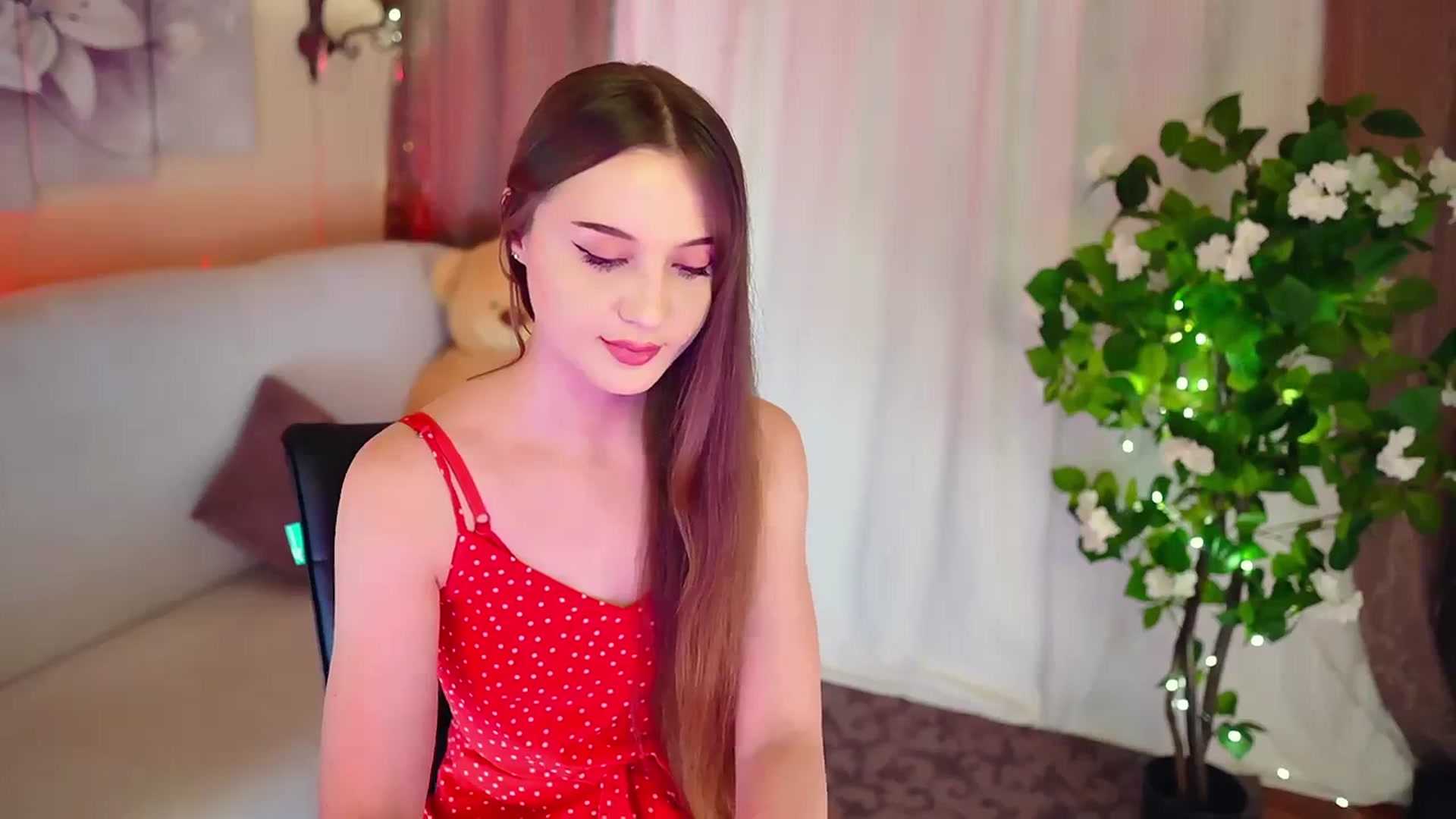 Gallery image thumbnail from Innocent_Soul's myfreecams stream on, 11/15/2023, 20:06 image 4 of 20