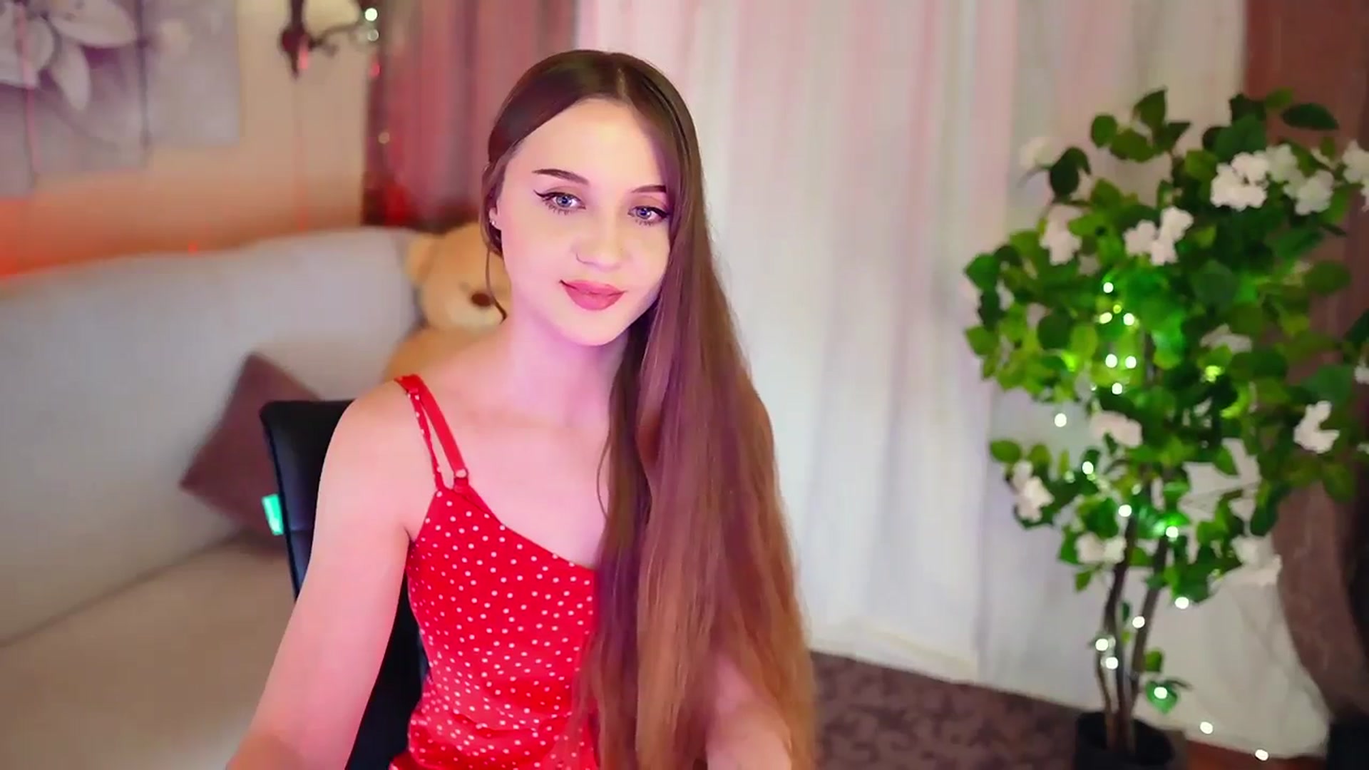 Gallery image thumbnail from Innocent_Soul's myfreecams stream on, 11/15/2023, 20:06 image 18 of 20