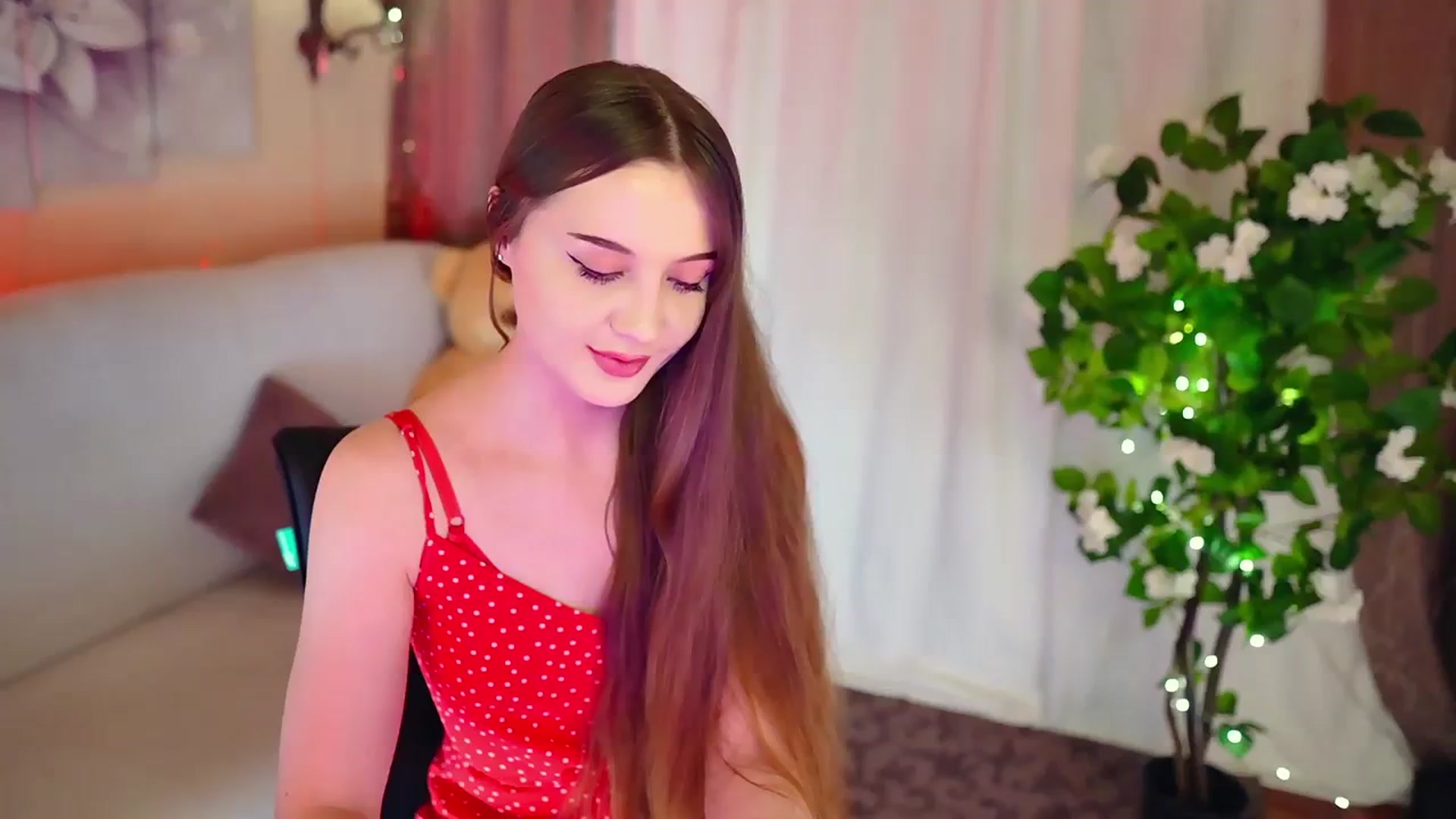 Gallery image thumbnail from Innocent_Soul's myfreecams stream on, 11/15/2023, 20:06 image 17 of 20