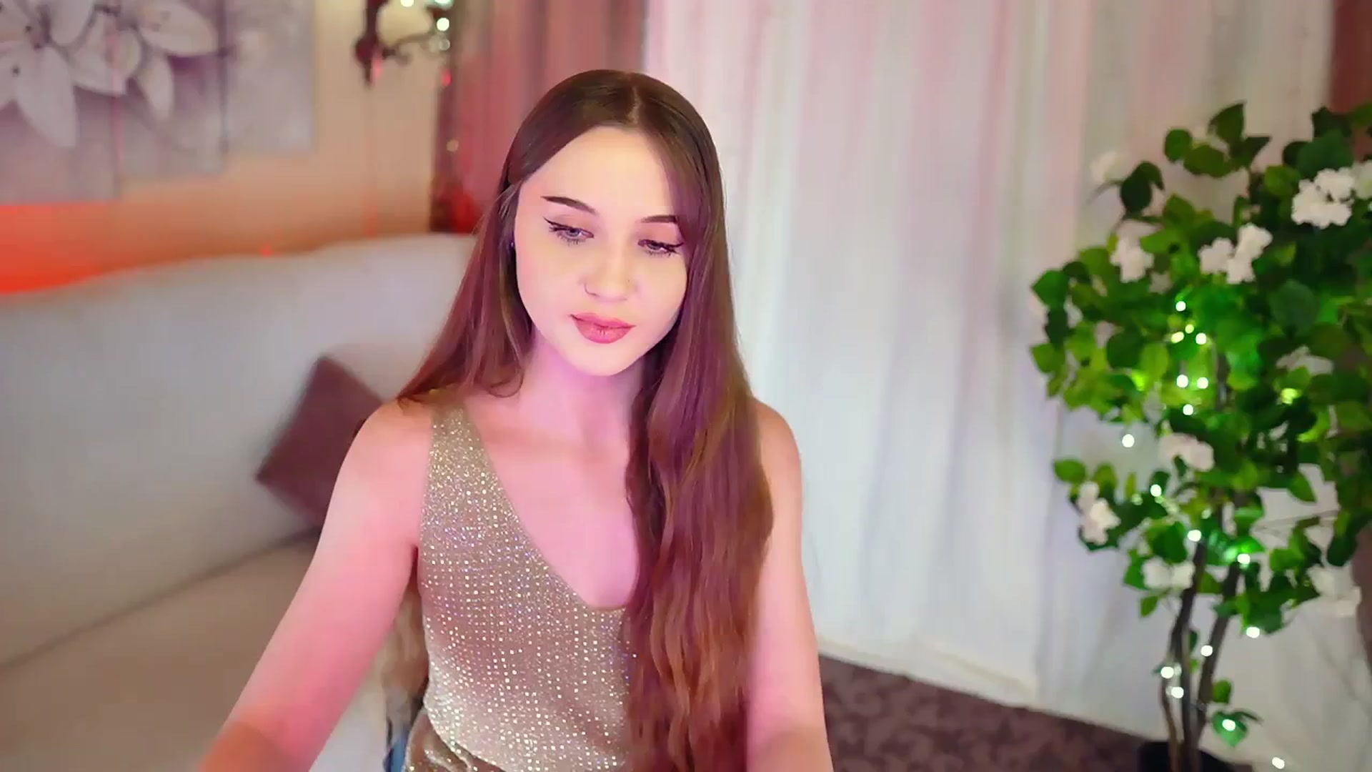 Gallery image thumbnail from Innocent_Soul's myfreecams stream on, 11/16/2023, 19:49 image 14 of 20