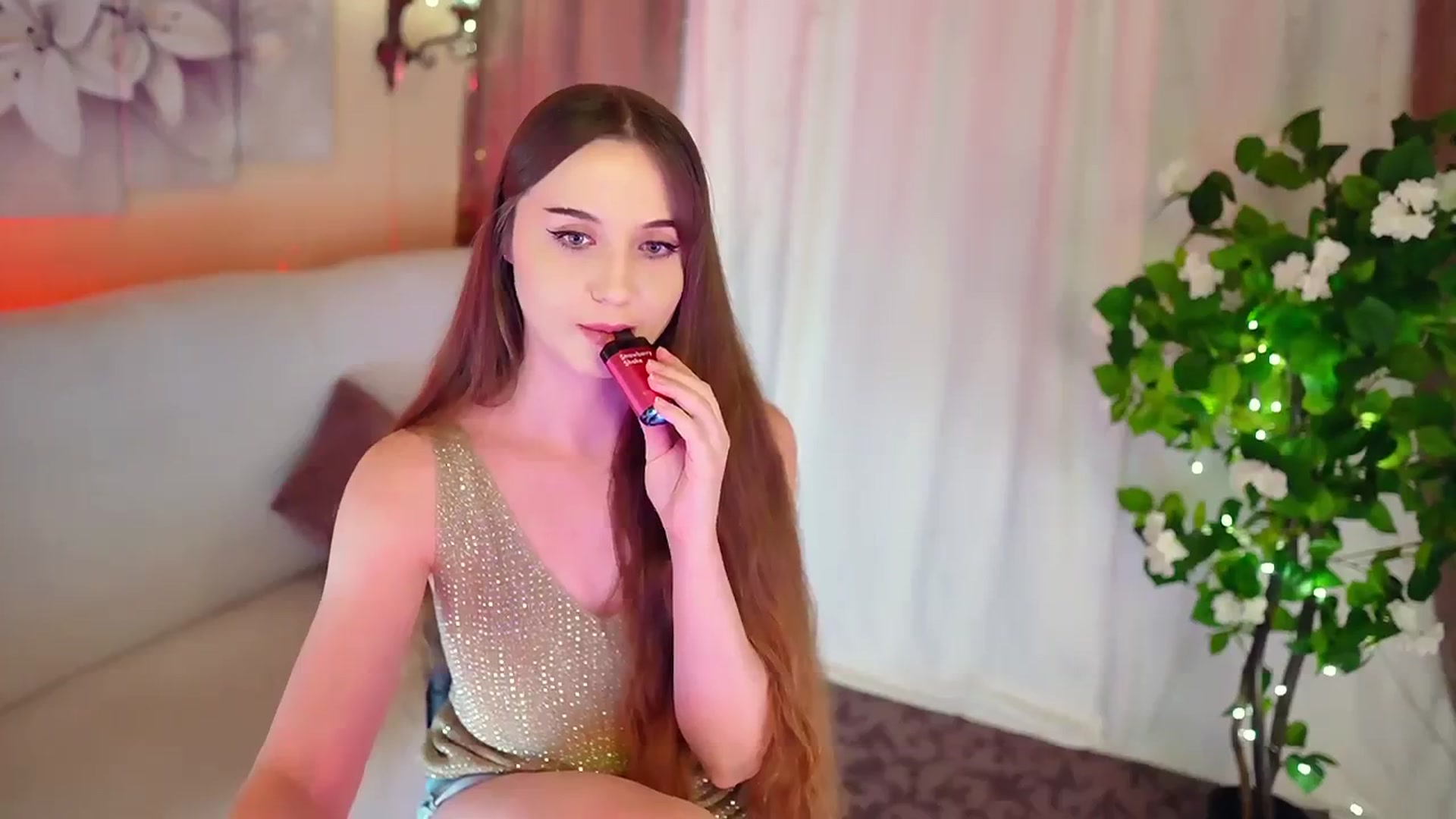 Gallery image thumbnail from Innocent_Soul's myfreecams stream on, 11/16/2023, 19:49 image 12 of 20