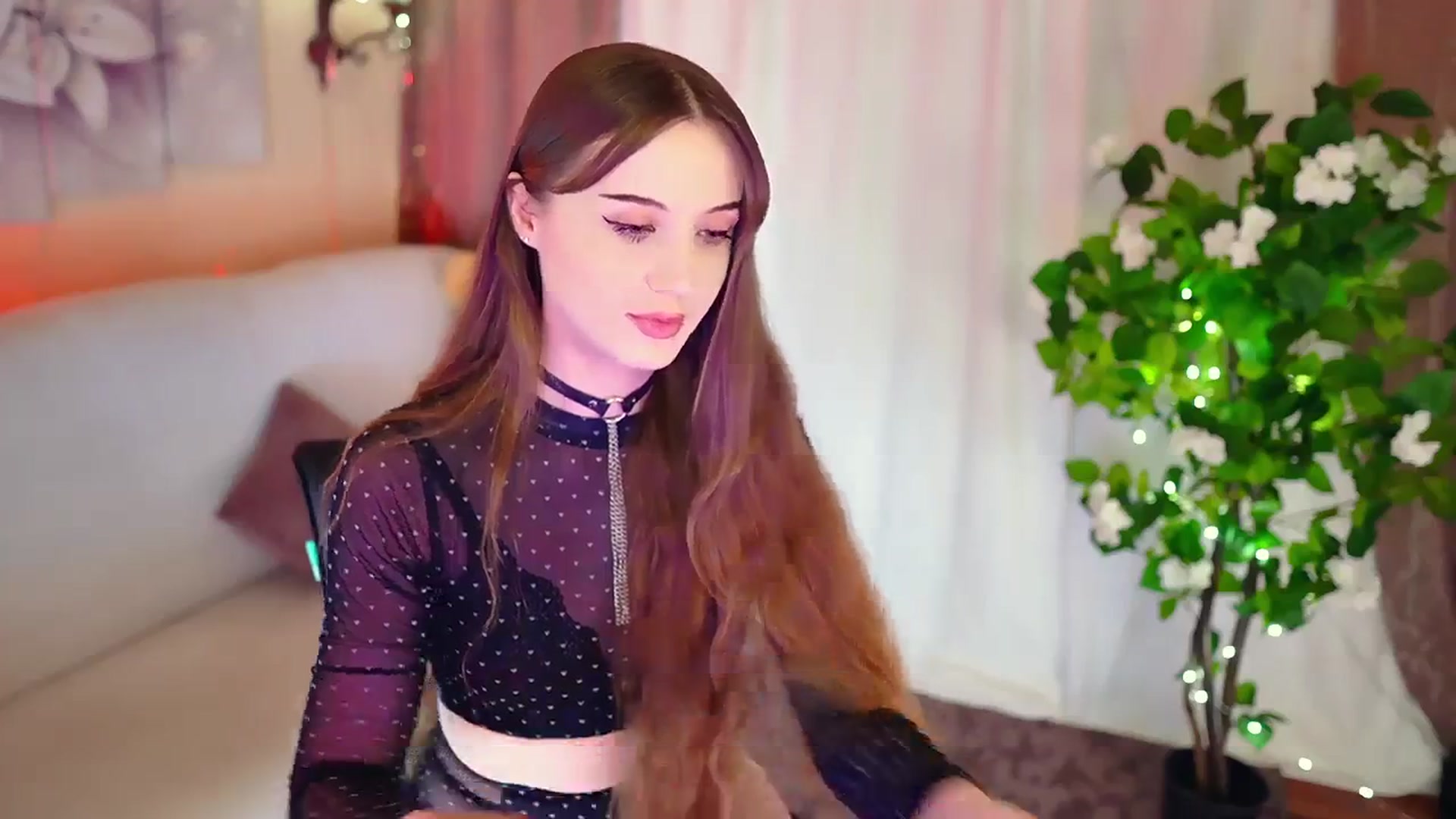 Gallery image thumbnail from Innocent_Soul's myfreecams stream on, 11/17/2023, 16:33 image 18 of 20