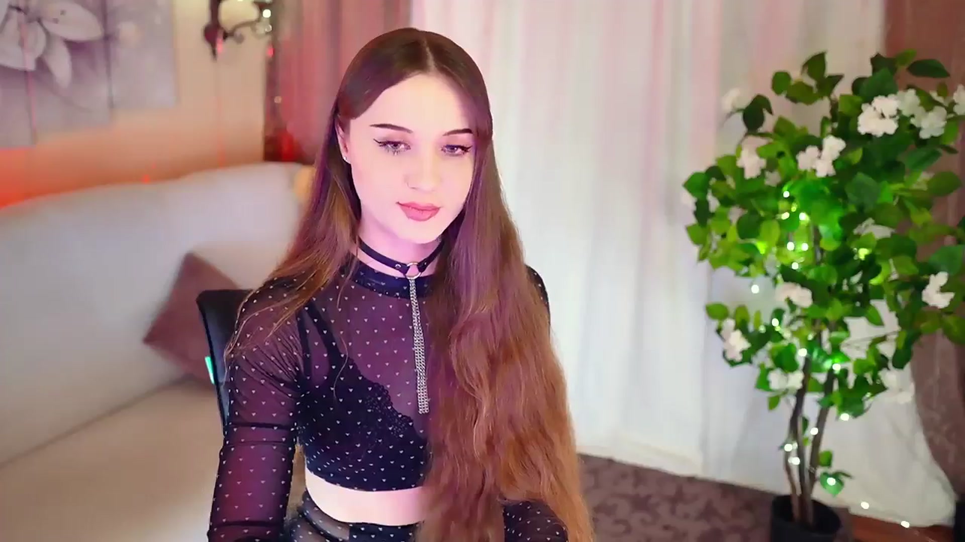 Gallery image thumbnail from Innocent_Soul's myfreecams stream on, 11/17/2023, 16:33 image 9 of 20