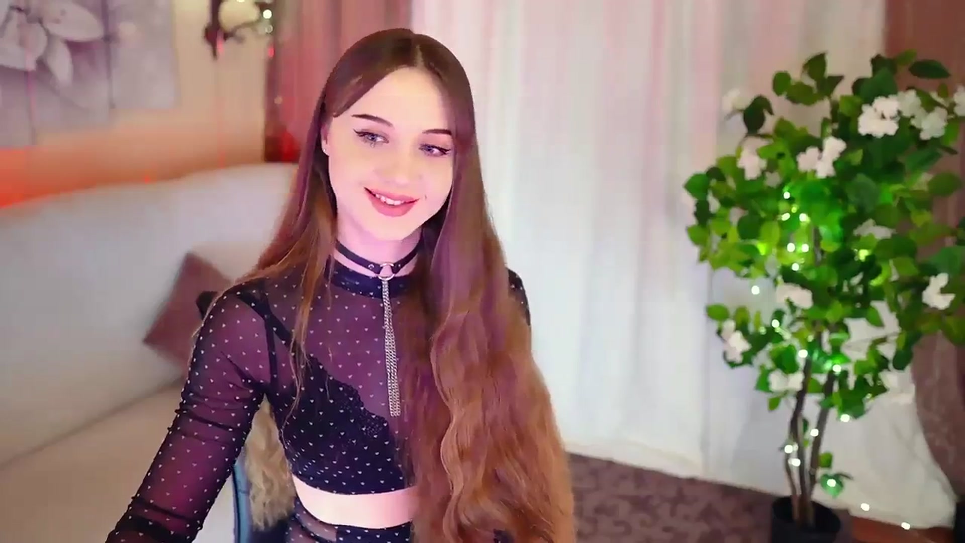 Gallery image thumbnail from Innocent_Soul's myfreecams stream on, 11/17/2023, 16:33 image 15 of 20