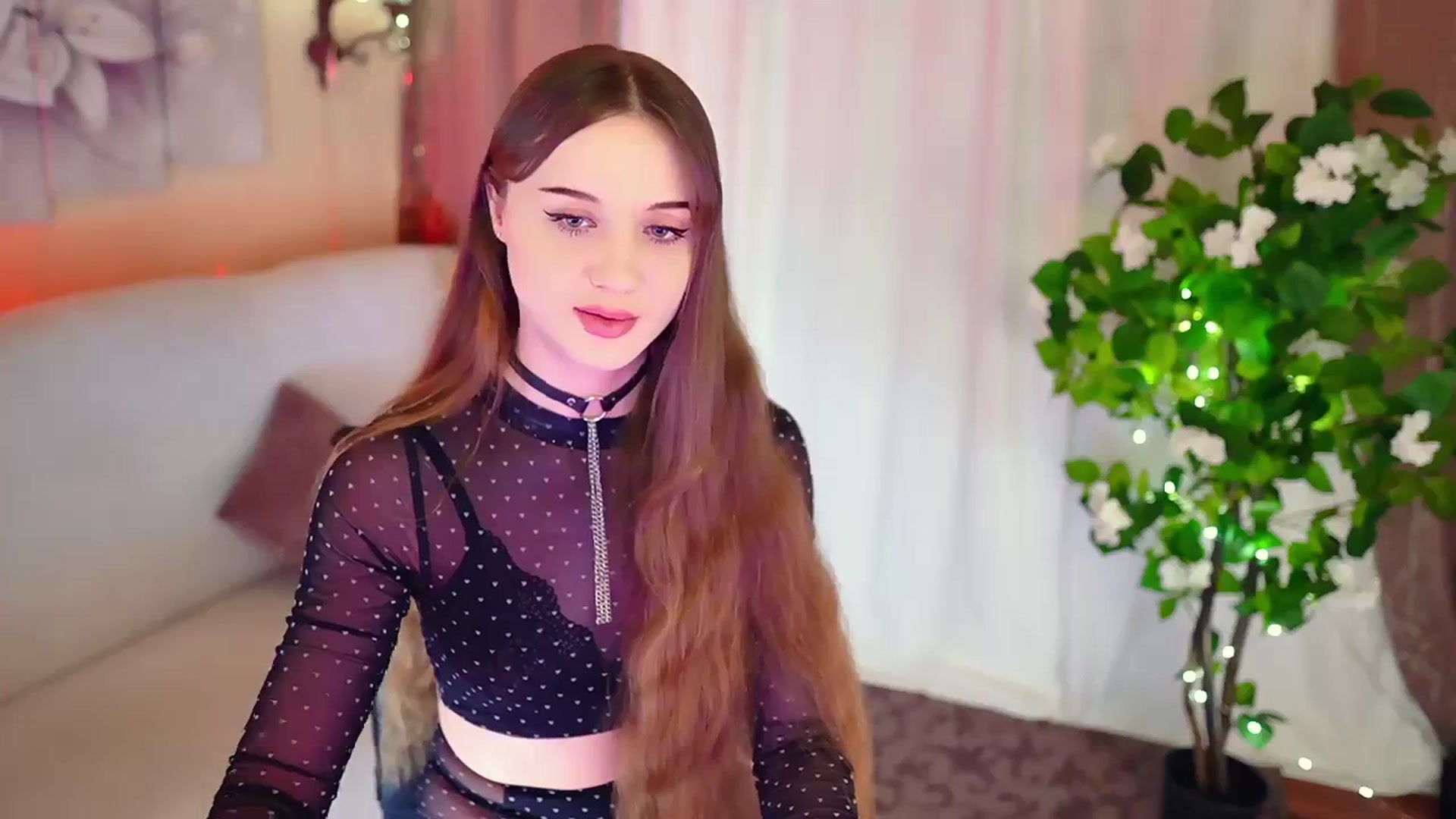 Gallery image thumbnail from Innocent_Soul's myfreecams stream on, 11/17/2023, 16:33 image 6 of 20