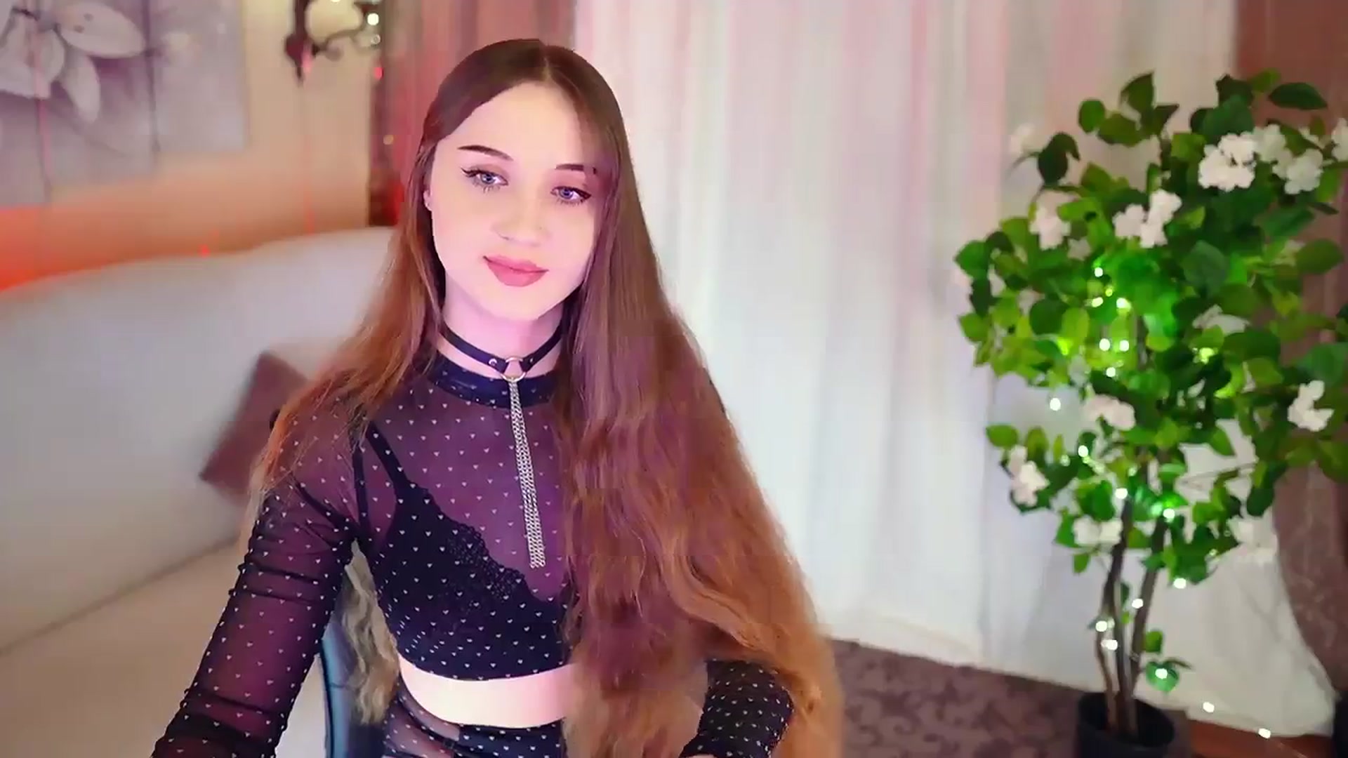 Gallery image thumbnail from Innocent_Soul's myfreecams stream on, 11/17/2023, 16:33 image 19 of 20