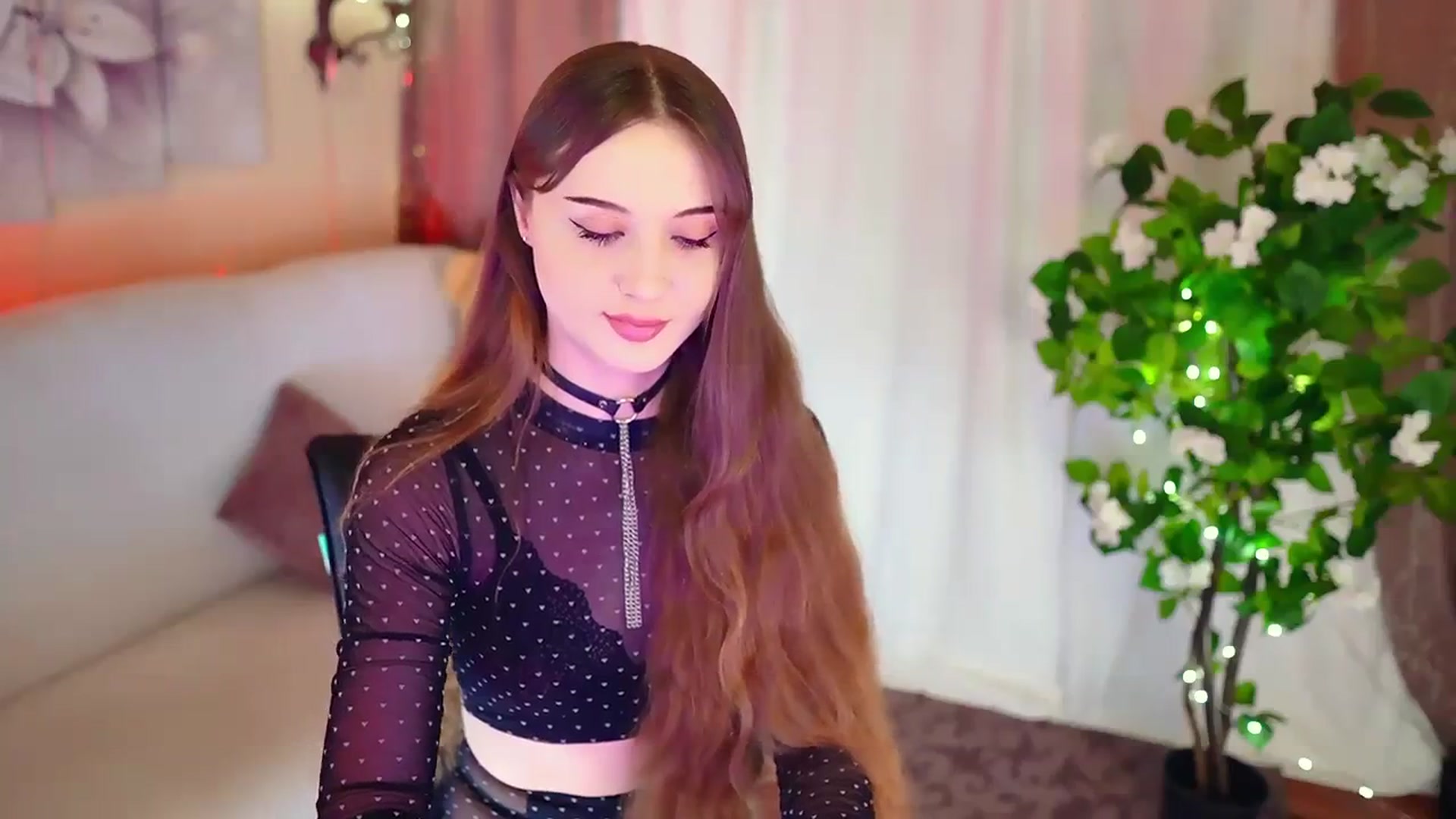 Gallery image thumbnail from Innocent_Soul's myfreecams stream on, 11/17/2023, 16:33 image 8 of 20
