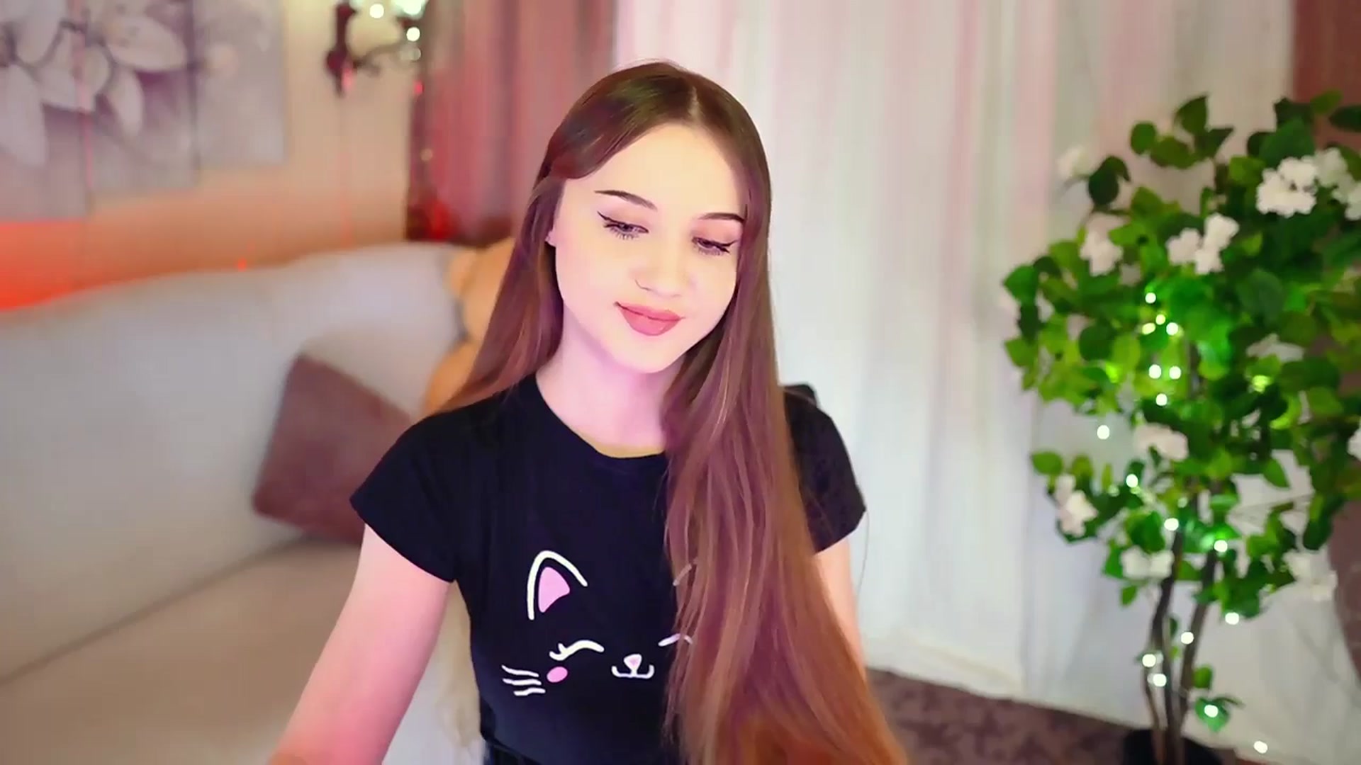 Gallery image thumbnail from Innocent_Soul's myfreecams stream on, 11/18/2023, 15:43 image 7 of 20