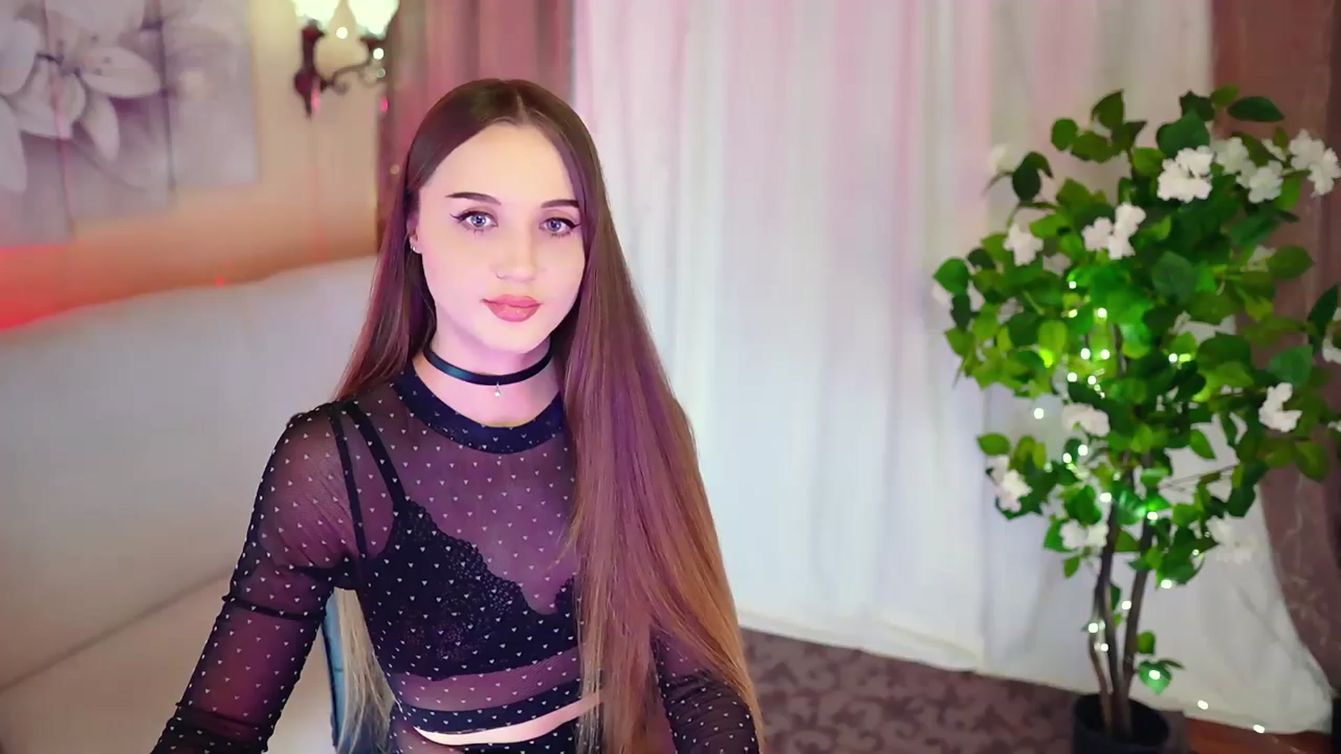 Gallery image thumbnail from Innocent_Soul's myfreecams stream on, 11/24/2023, 18:06 image 12 of 20