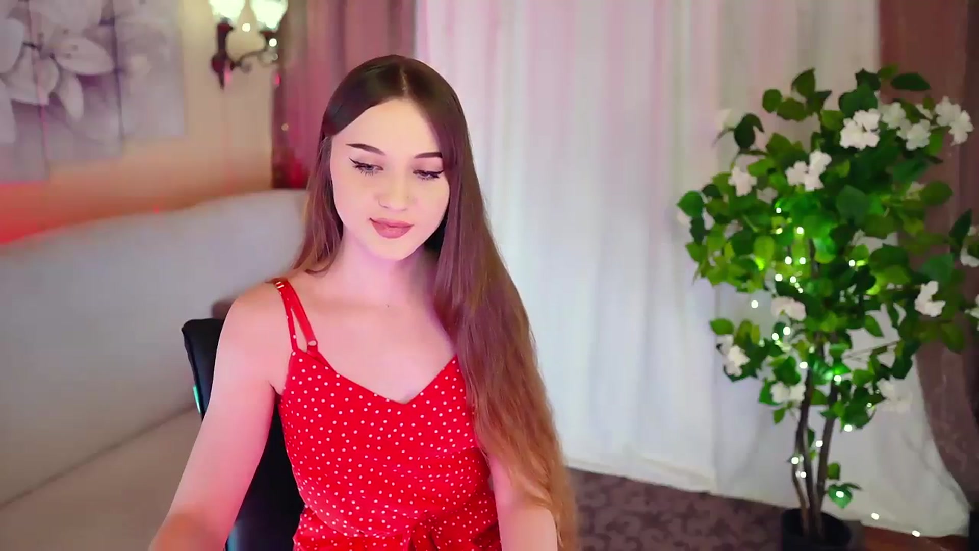 Gallery image thumbnail from Innocent_Soul's myfreecams stream on, 11/25/2023, 14:27 image 7 of 20