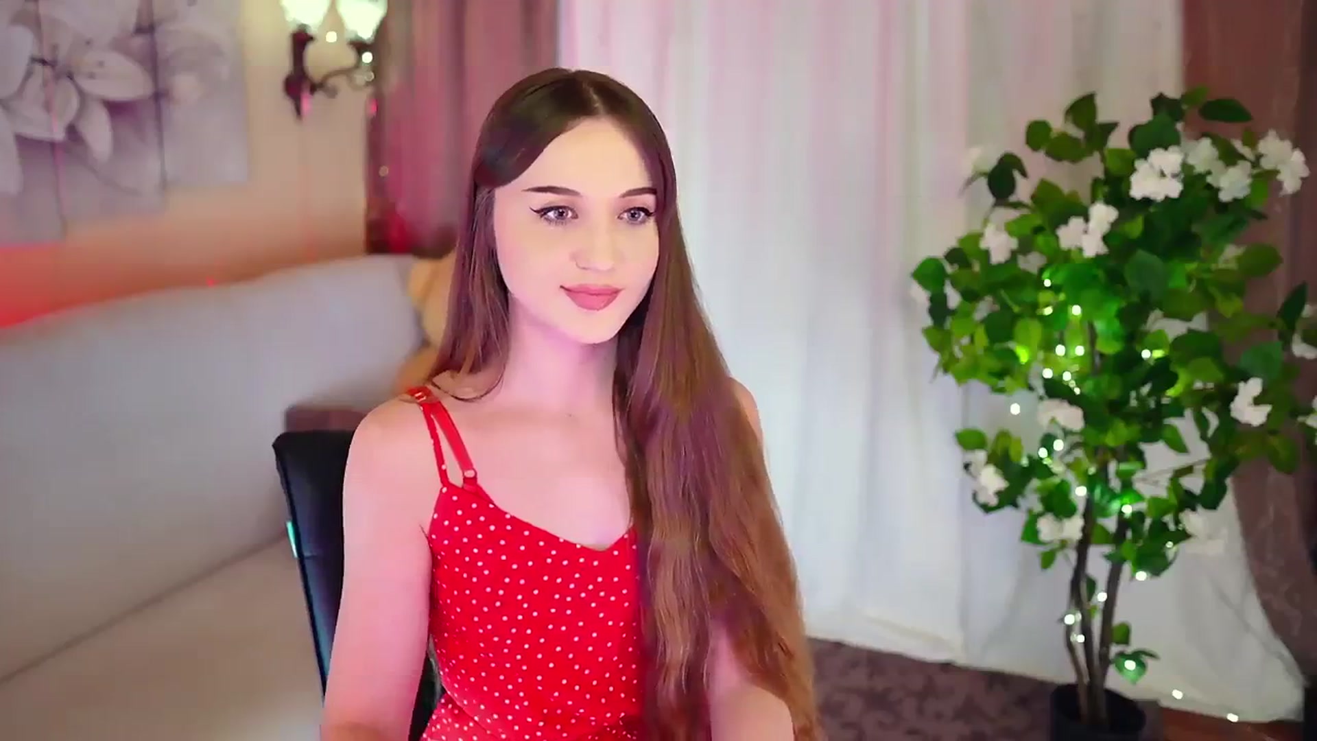 Gallery image thumbnail from Innocent_Soul's myfreecams stream on, 11/25/2023, 14:27 image 16 of 20