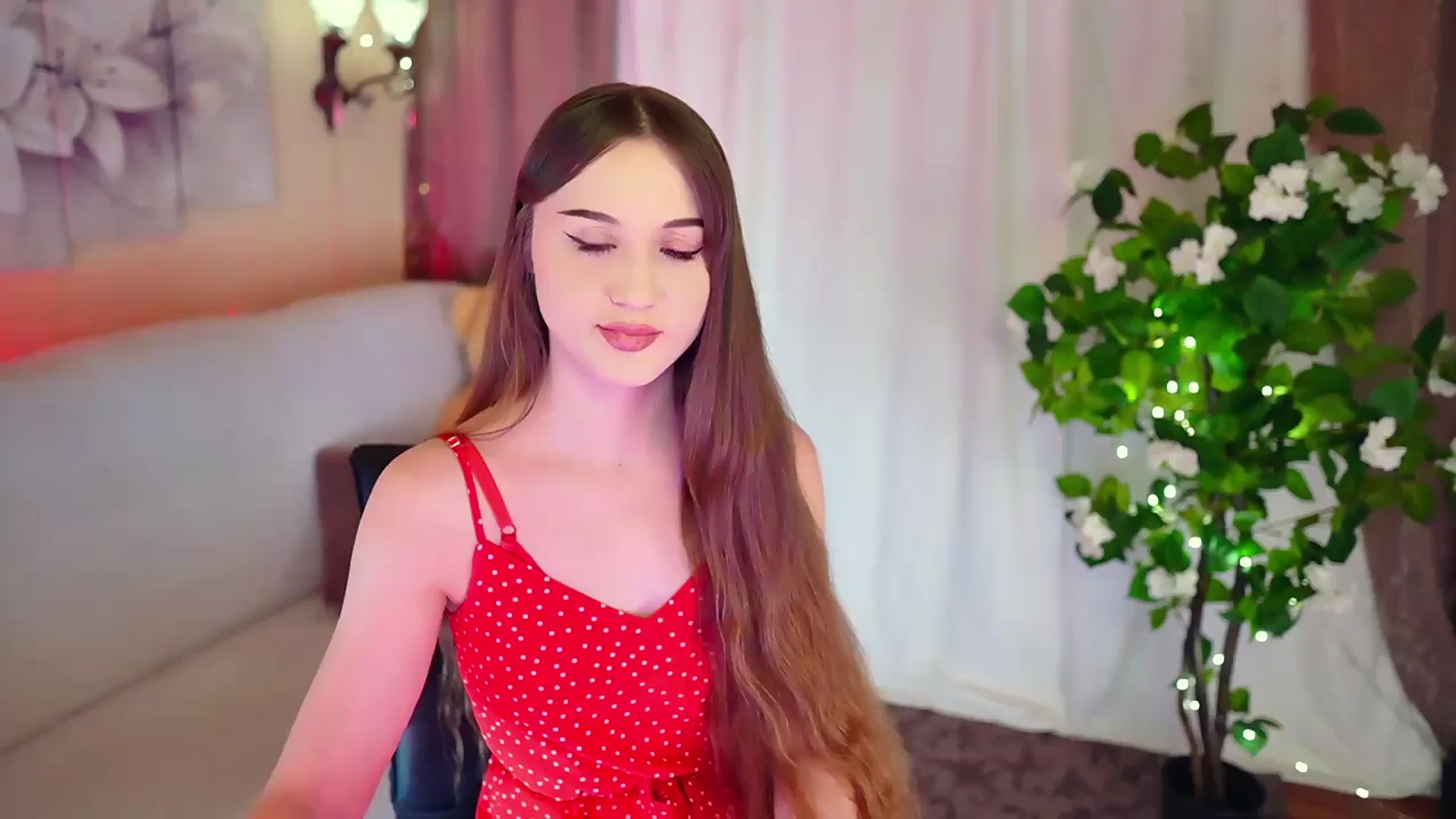 Gallery image thumbnail from Innocent_Soul's myfreecams stream on, 11/25/2023, 14:27 image 4 of 20