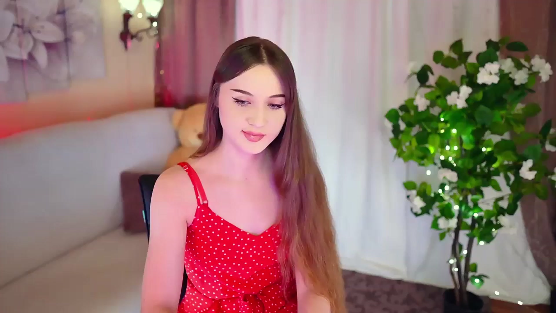Gallery image thumbnail from Innocent_Soul's myfreecams stream on, 11/25/2023, 14:27 image 1 of 20