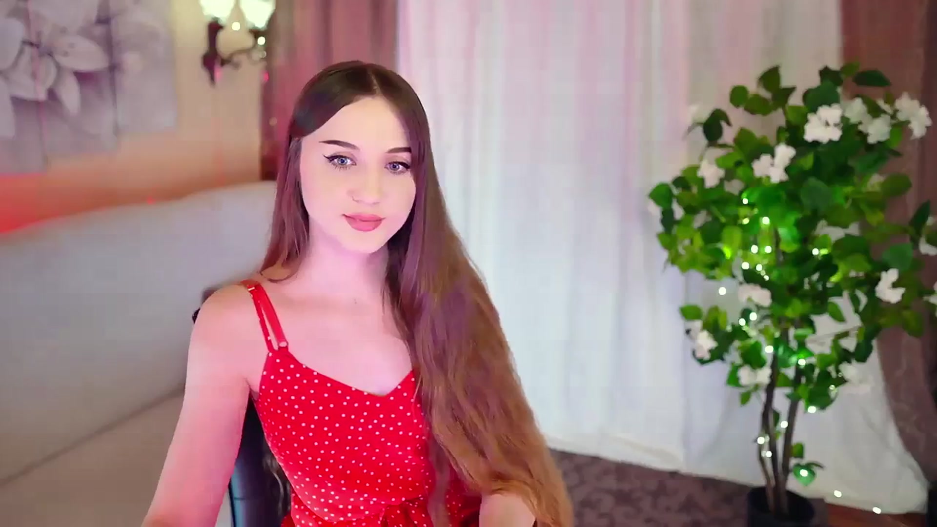 Gallery image thumbnail from Innocent_Soul's myfreecams stream on, 11/25/2023, 14:27 image 11 of 20