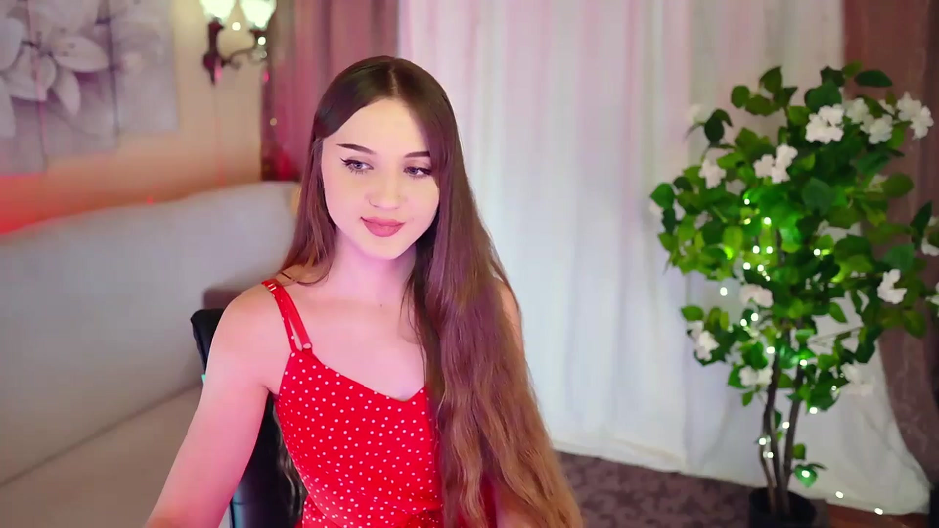 Gallery image thumbnail from Innocent_Soul's myfreecams stream on, 11/25/2023, 14:27 image 13 of 20