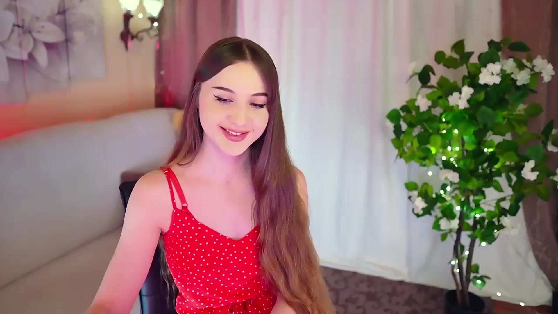 Gallery image thumbnail from Innocent_Soul's myfreecams stream on, 11/25/2023, 14:27 image 8 of 20