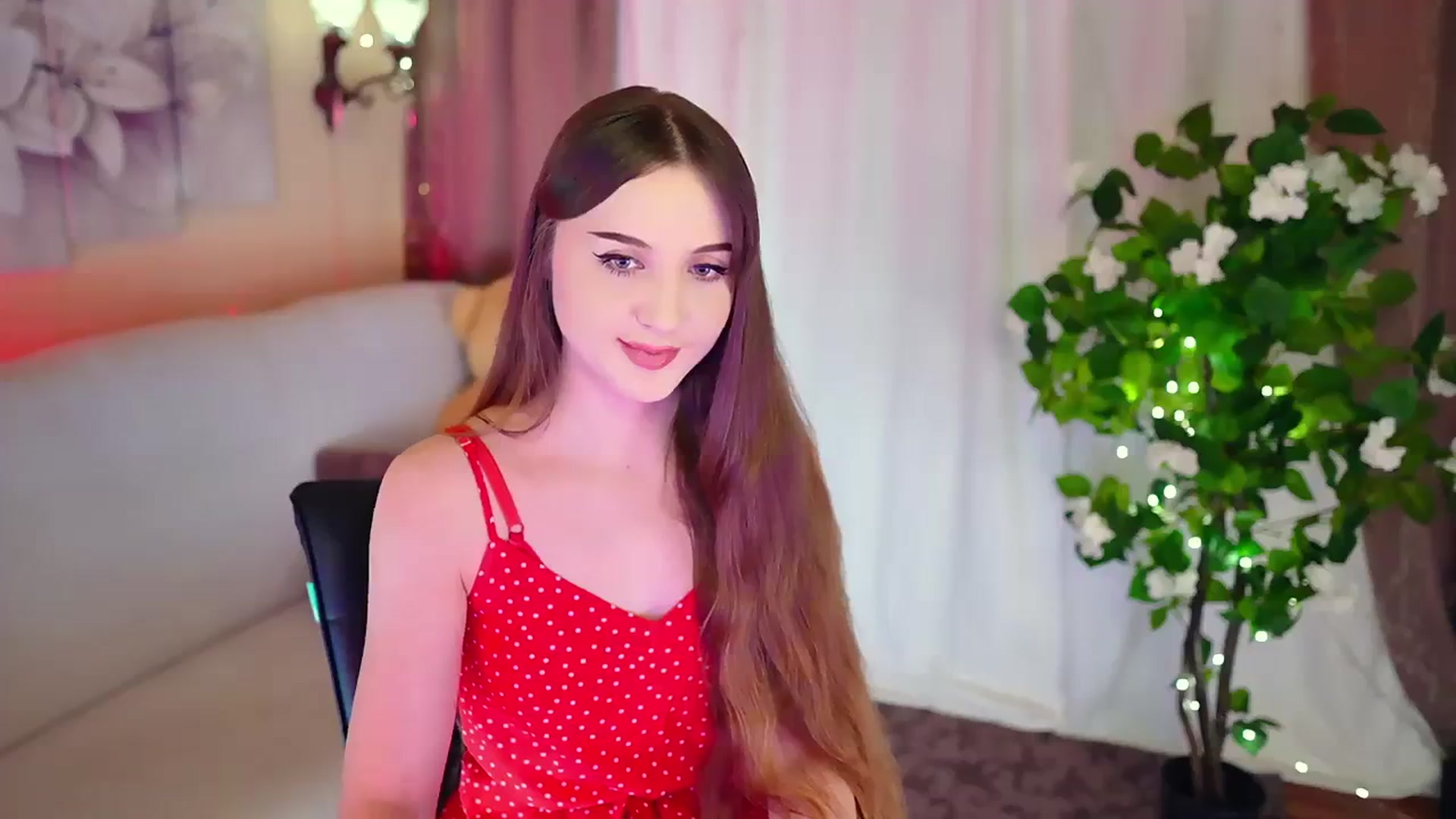 Gallery image thumbnail from Innocent_Soul's myfreecams stream on, 11/25/2023, 14:27 image 12 of 20