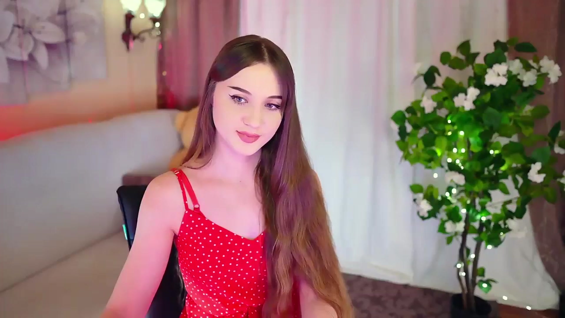 Gallery image thumbnail from Innocent_Soul's myfreecams stream on, 11/25/2023, 14:27 image 14 of 20