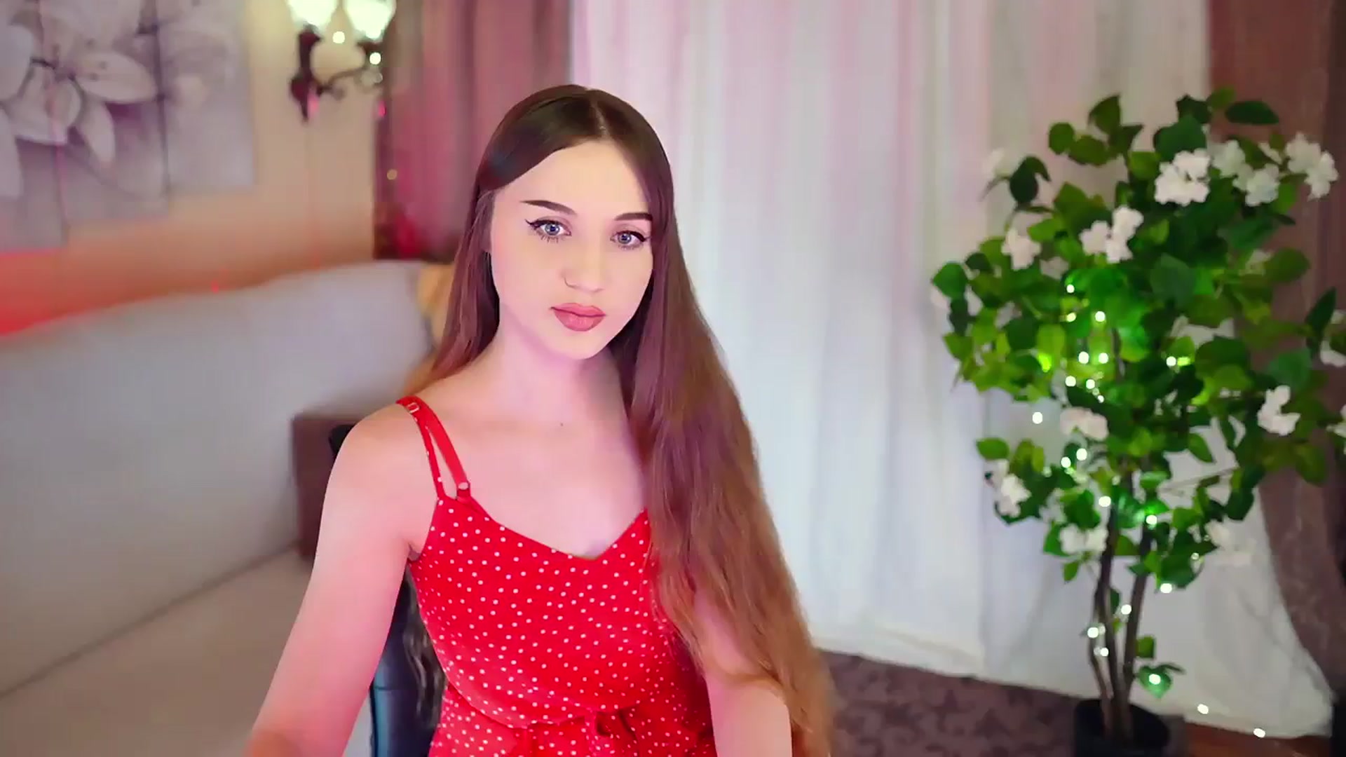 Gallery image thumbnail from Innocent_Soul's myfreecams stream on, 11/25/2023, 14:27 image 6 of 20