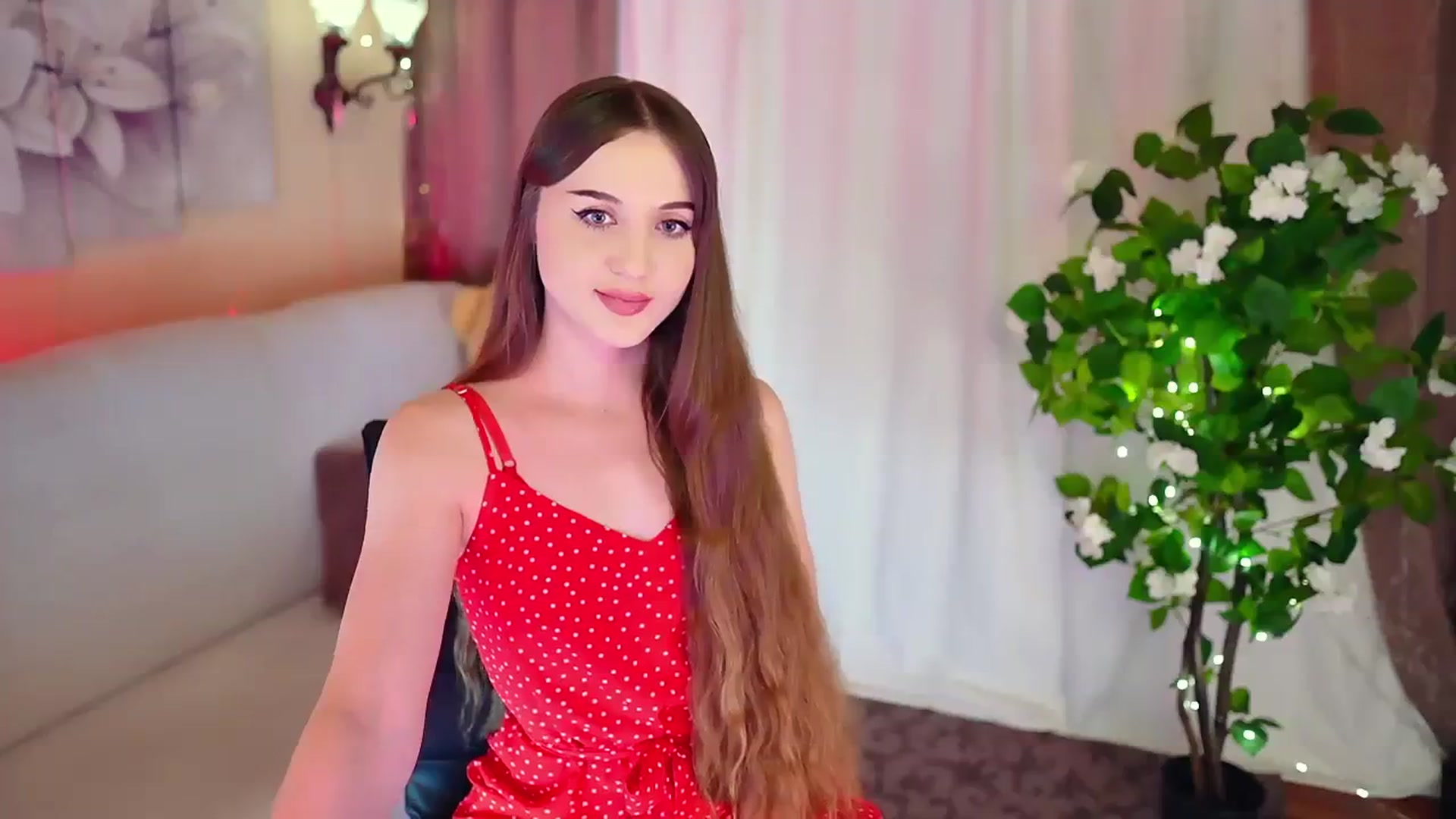 Gallery image thumbnail from Innocent_Soul's myfreecams stream on, 11/25/2023, 14:27 image 17 of 20