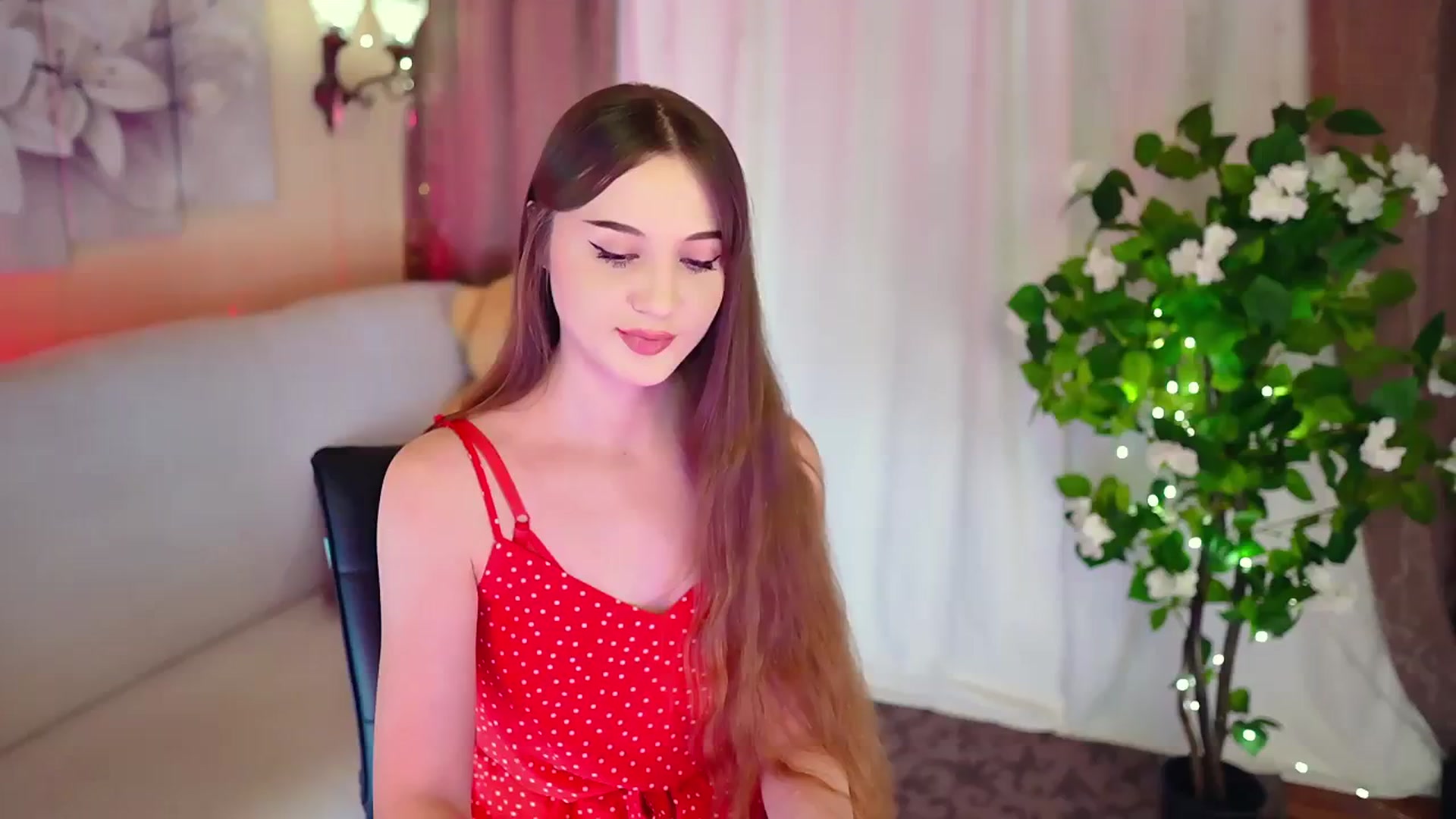 Gallery image thumbnail from Innocent_Soul's myfreecams stream on, 11/25/2023, 15:00 image 18 of 20