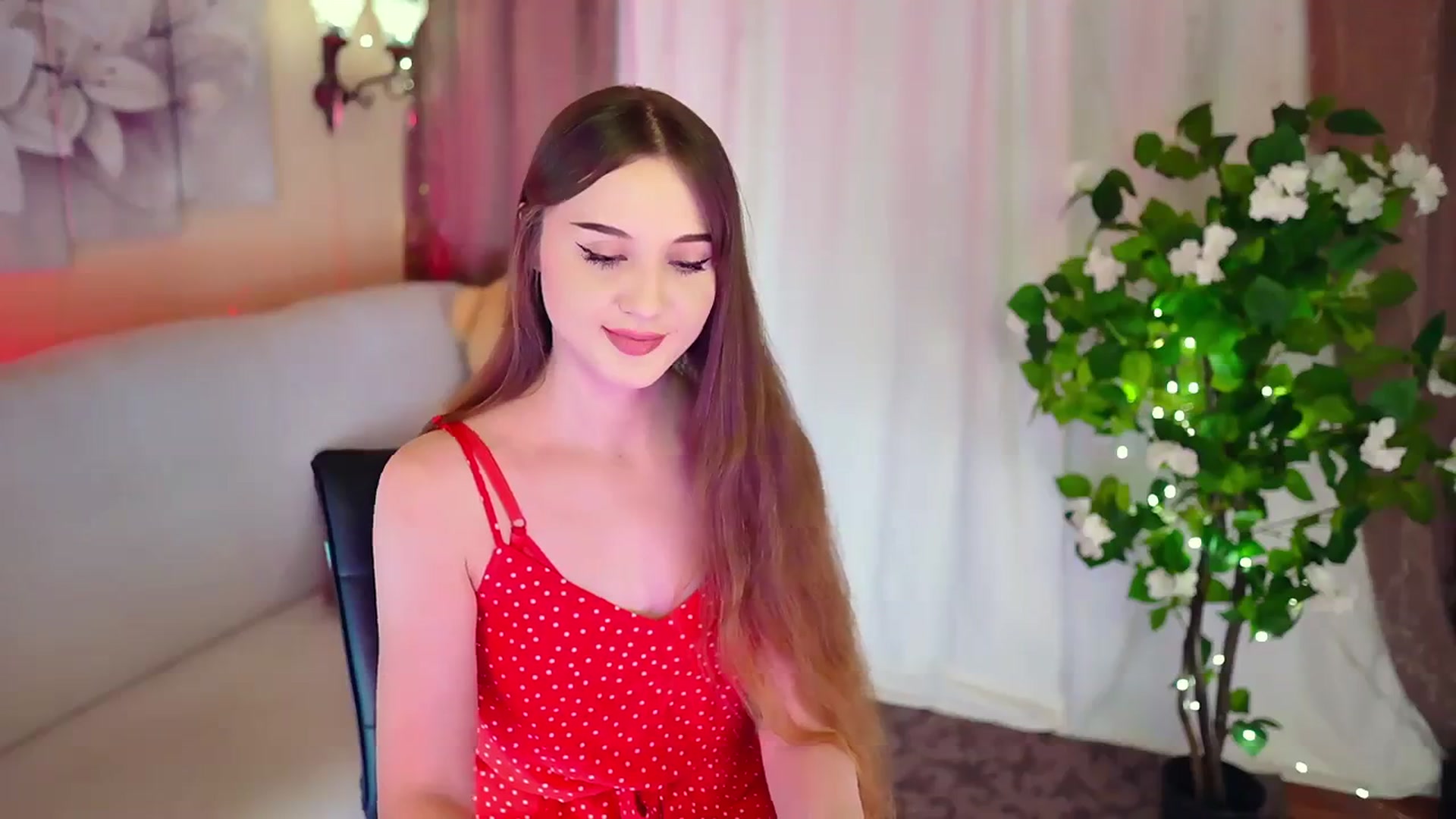 Gallery image thumbnail from Innocent_Soul's myfreecams stream on, 11/25/2023, 15:00 image 15 of 20