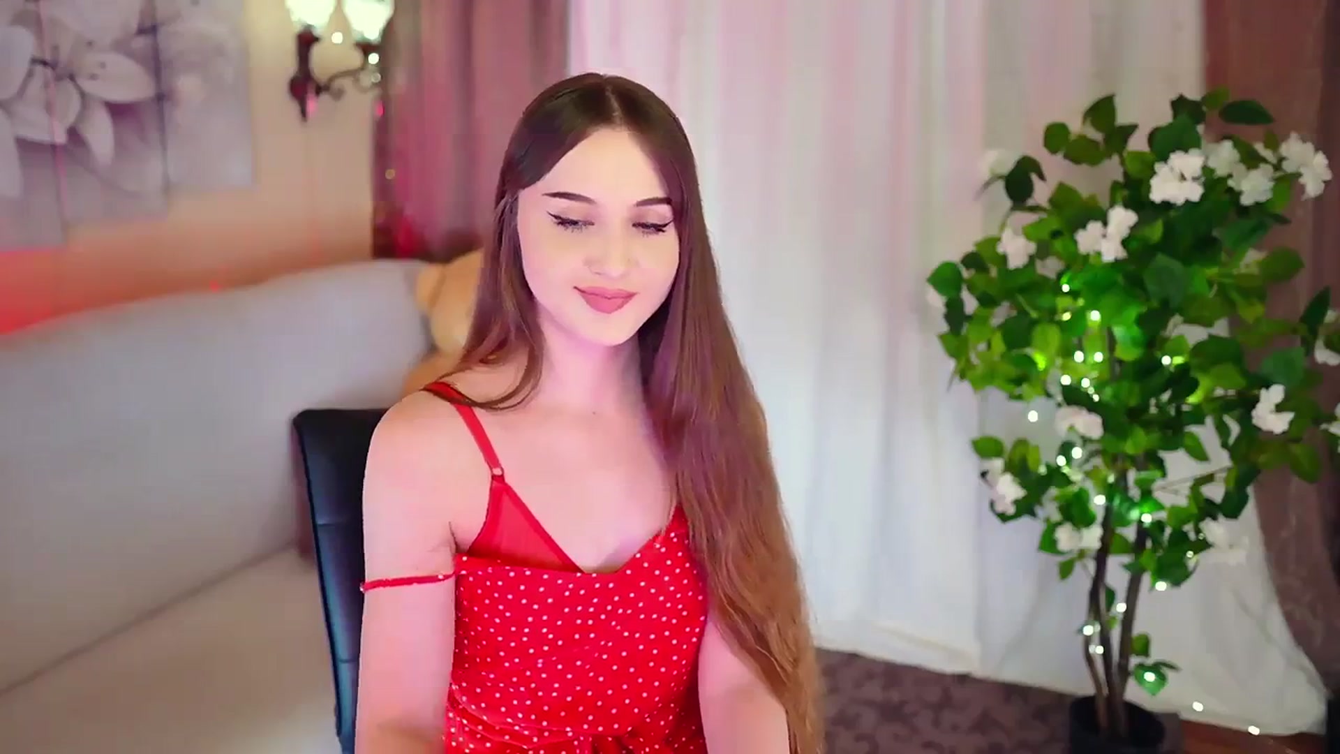 Gallery image thumbnail from Innocent_Soul's myfreecams stream on, 11/25/2023, 15:00 image 10 of 20