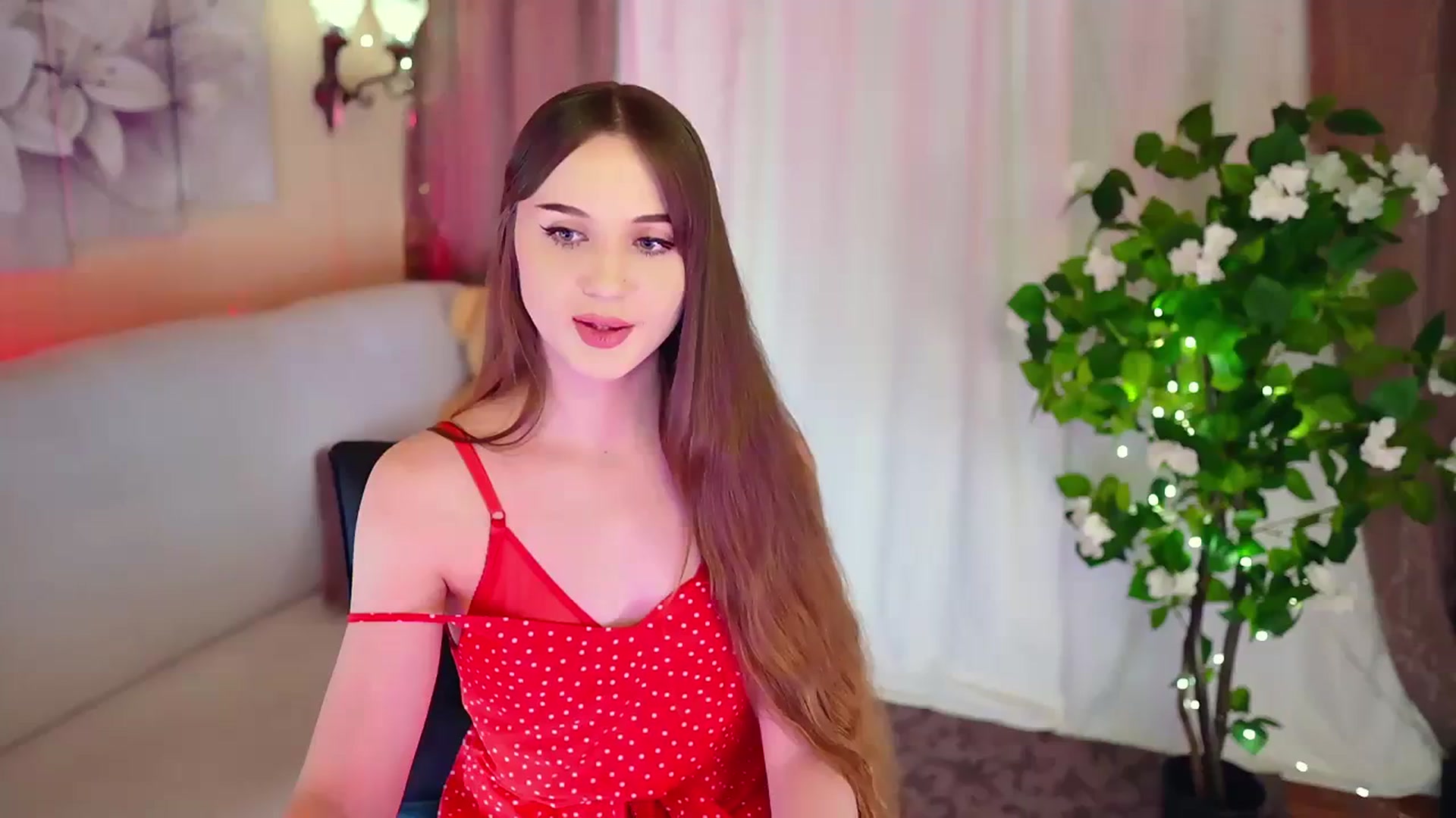 Gallery image thumbnail from Innocent_Soul's myfreecams stream on, 11/25/2023, 15:00 image 11 of 20