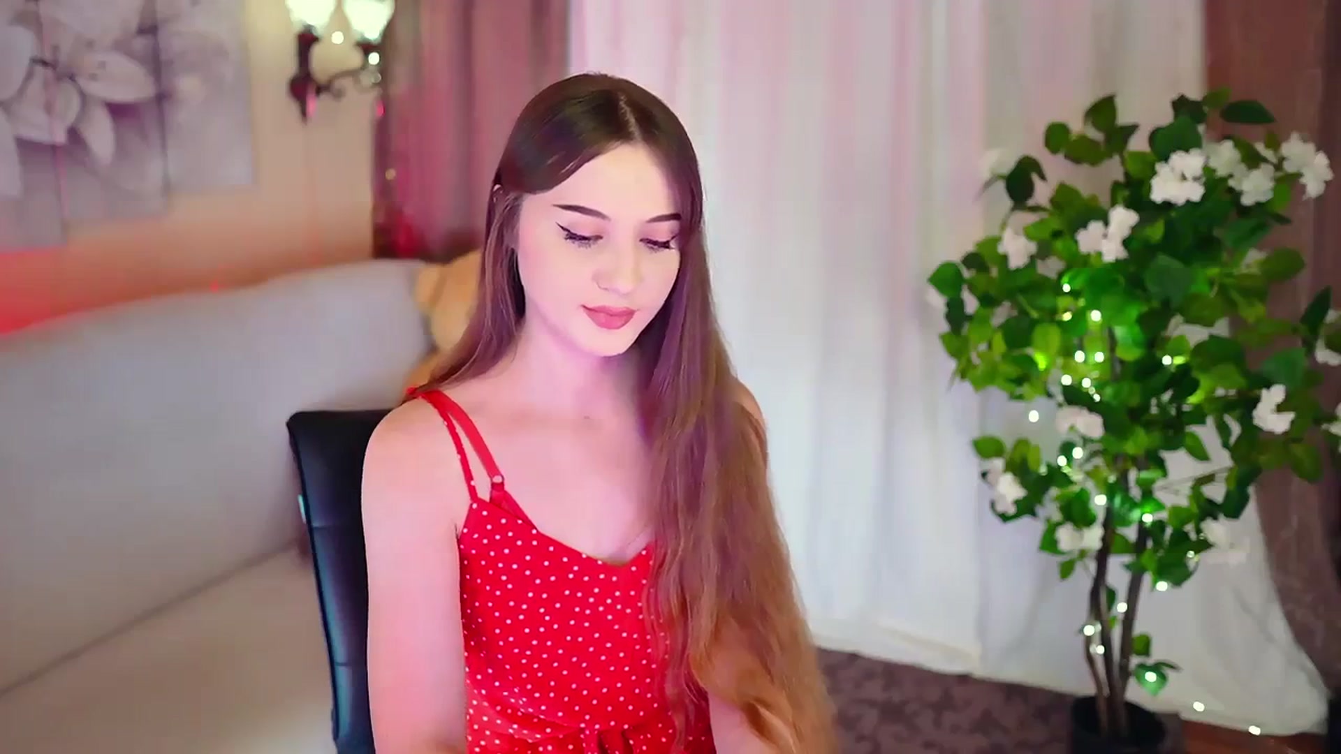 Gallery image thumbnail from Innocent_Soul's myfreecams stream on, 11/25/2023, 15:00 image 17 of 20