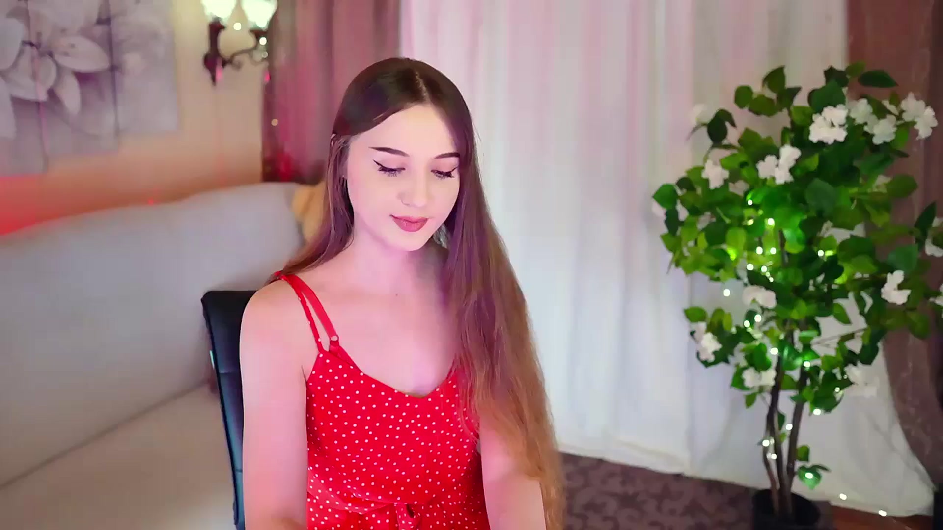 Gallery image thumbnail from Innocent_Soul's myfreecams stream on, 11/25/2023, 15:00 image 14 of 20