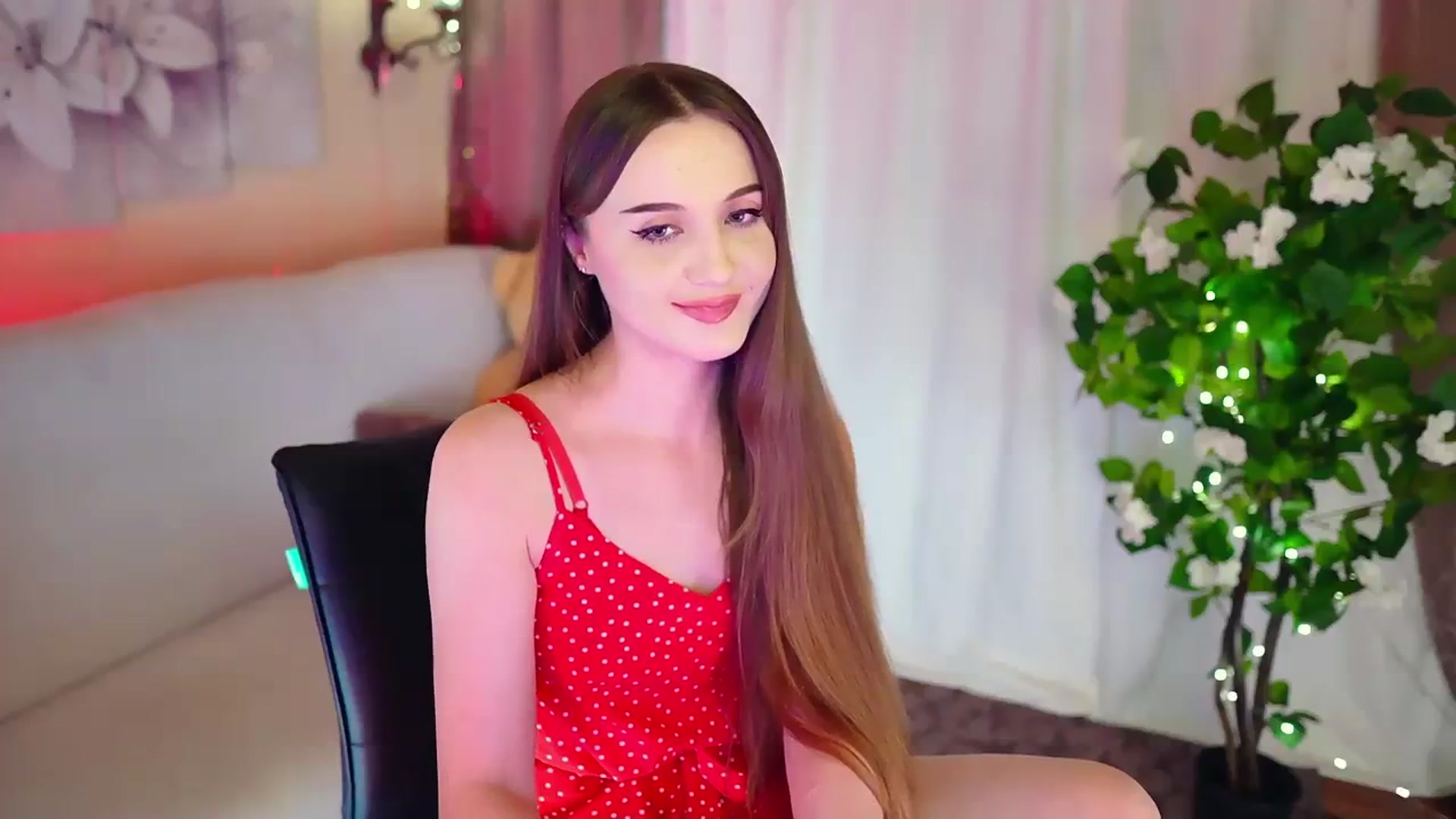 Gallery image thumbnail from Innocent_Soul's myfreecams stream on, 11/25/2023, 19:05 image 12 of 20